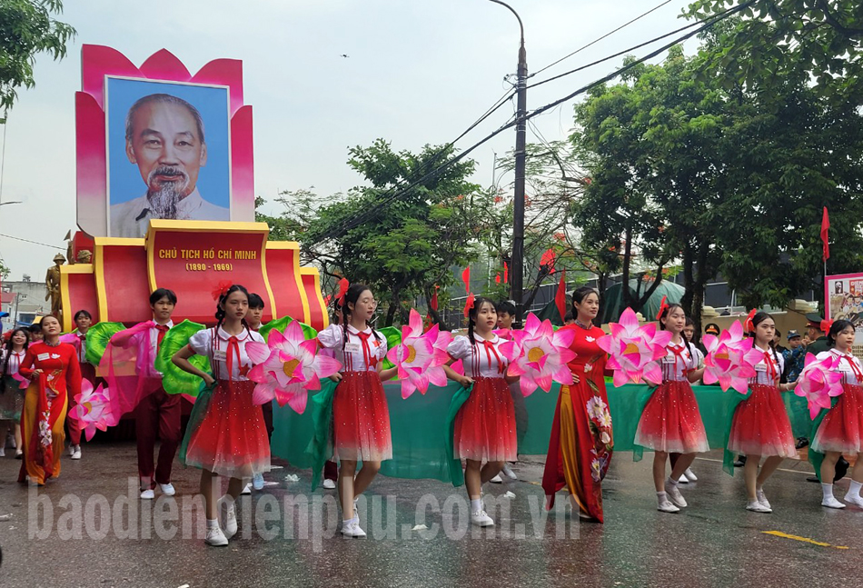 TOÀN CẢNH DIỄU BINH, DIỄU HÀNH KỶ NIỆM 70 NĂM CHIẾN THẮNG ĐIỆN BIÊN PHỦ 7/5/2024- Ảnh 81.