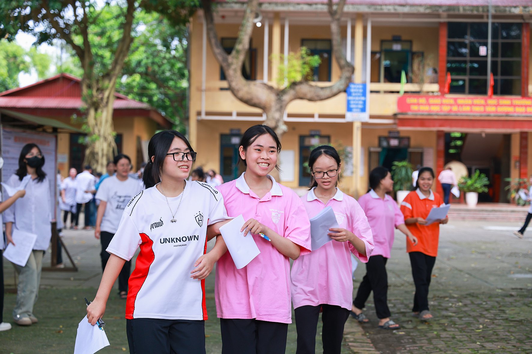 Đề thi tuyển sinh lớp 10 môn Toán tại Quảng Ninh, Ninh Bình, Vĩnh Phúc năm học 2024 - 2025- Ảnh 7.