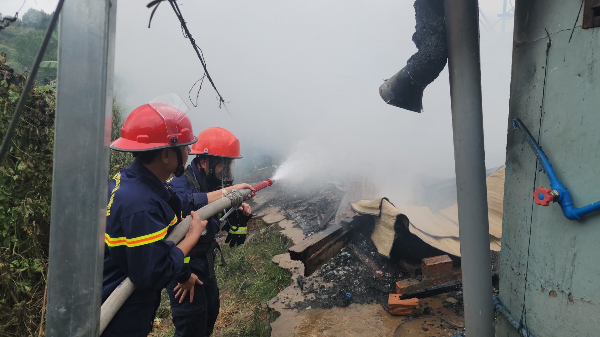 Hỏa hoạn thương tâm, 3 cháu nhỏ tử vong: Khẩn trương điều tra nguyên nhân, xử lý nghiêm vi phạm- Ảnh 4.