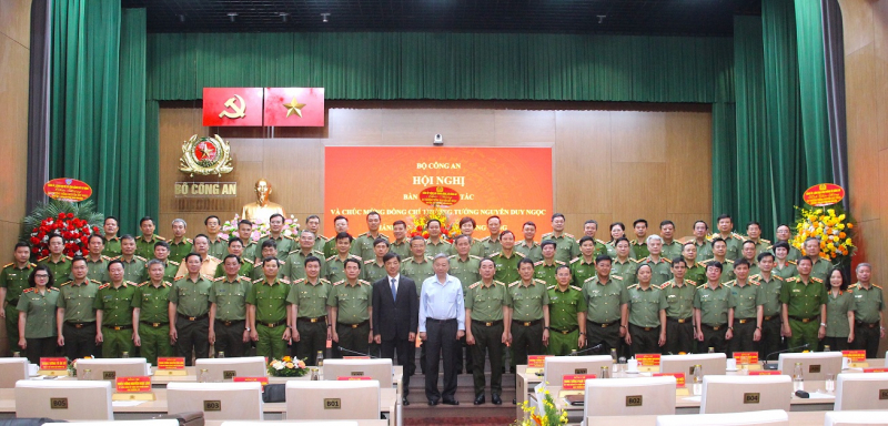 Thượng tướng Nguyễn Duy Ngọc bàn giao công tác cho Trung tướng Nguyễn Văn Long- Ảnh 6.