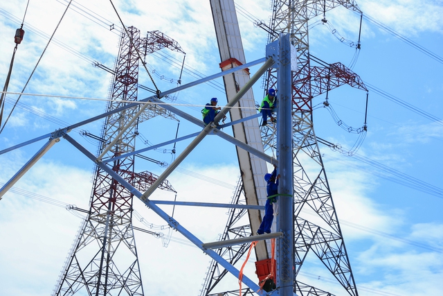 Thủ tướng biểu dương các đơn vị thi công công trình đường dây 500 kV mạch 3- Ảnh 2.