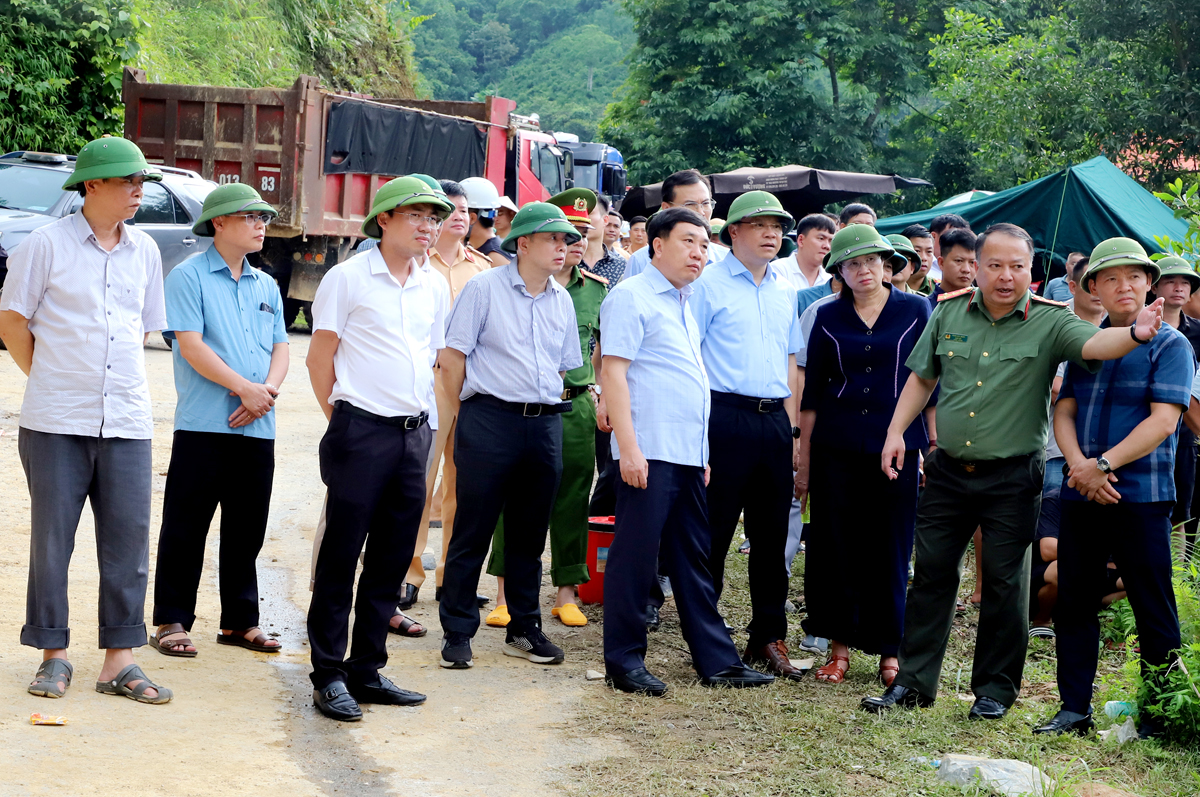 Vụ sạt lở ở Hà Giang: Đã tìm thấy 11 thi thể, khẩn trương tìm kiếm nạn nhân mất tích- Ảnh 1.