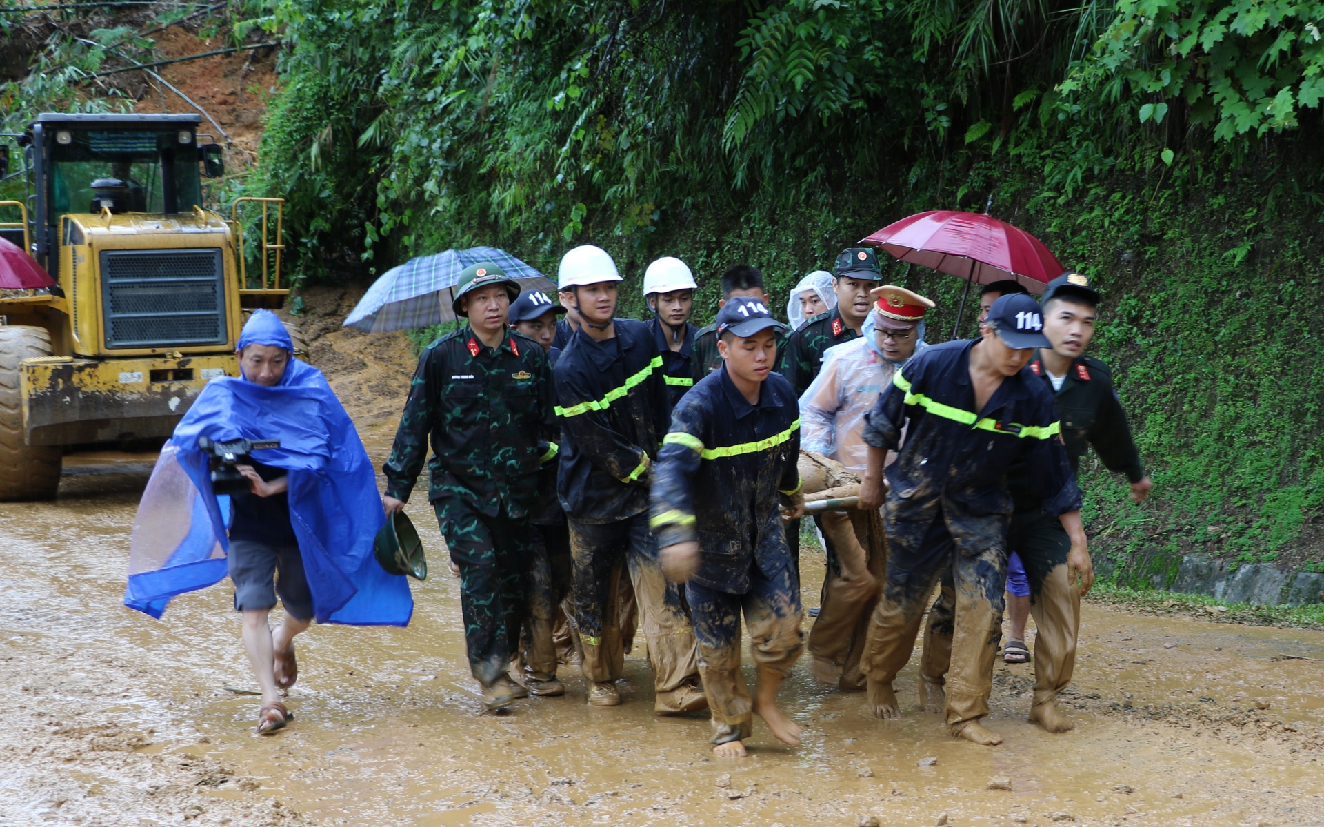 Vụ sạt lở ở Hà Giang: Đã tìm thấy 11 thi thể, khẩn trương tìm kiếm nạn nhân mất tích