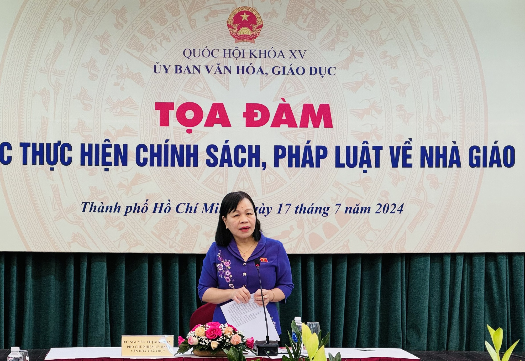 Phải coi NHÀ GIÁO là VIÊN CHỨC ĐẶC BIỆT- Ảnh 1.