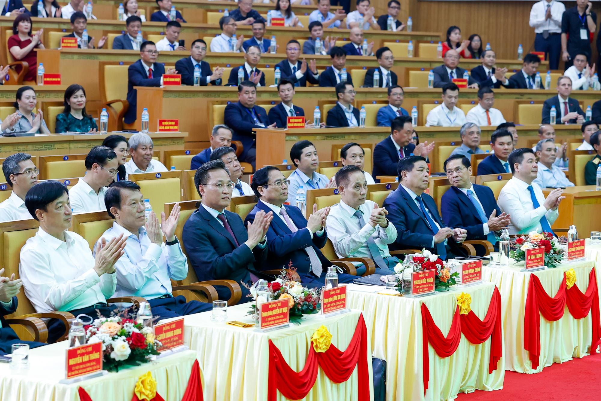 Thủ tướng giao 8 nhiệm vụ để phát triển Hưng Yên, góp phần làm nên 'kỳ tích sông Hồng'- Ảnh 2.