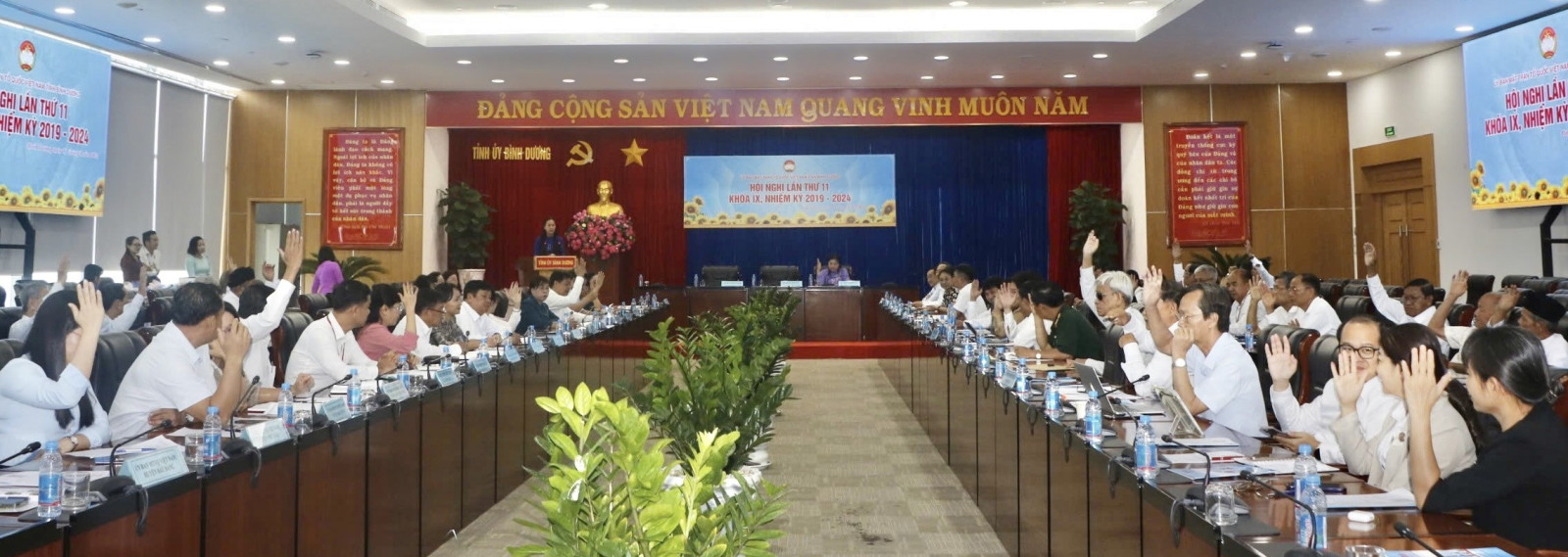 Phó Chủ tịch tỉnh nhận nhiệm vụ mới- Ảnh 1.