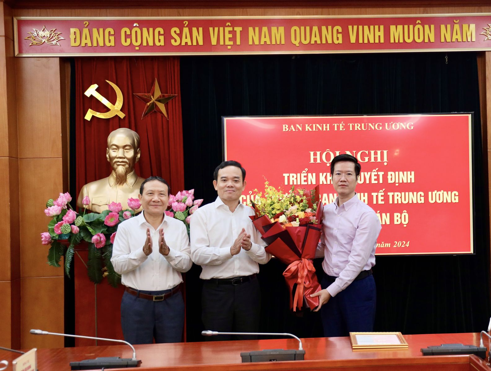 Ban Kinh tế Trung ương bổ nhiệm tân Vụ trưởng- Ảnh 2.