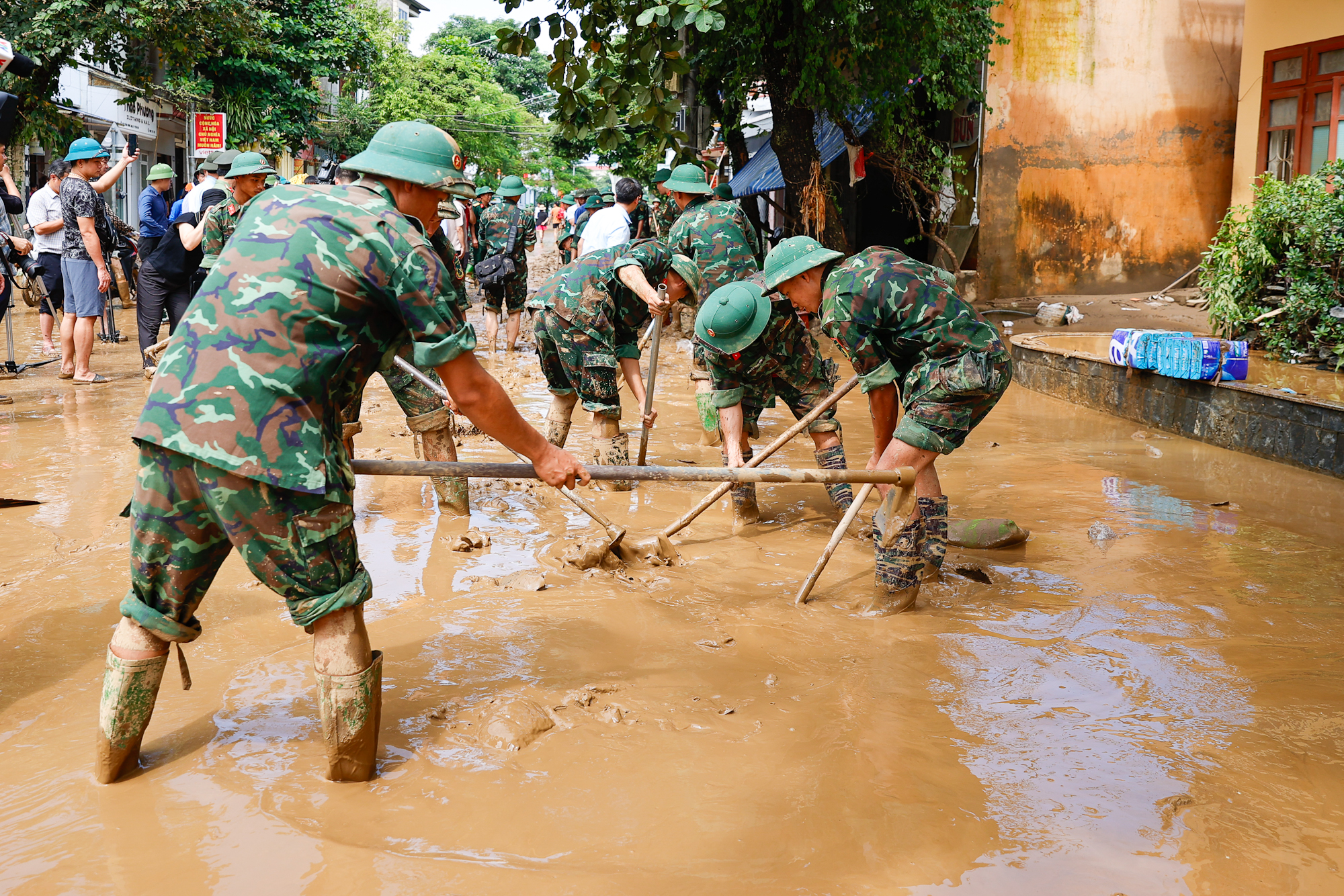 MƯA LŨ DO ẢNH HƯỞNG BÃO SỐ 3 VÀ CÁC CHỈ ĐẠO ỨNG PHÓ- Ảnh 42.