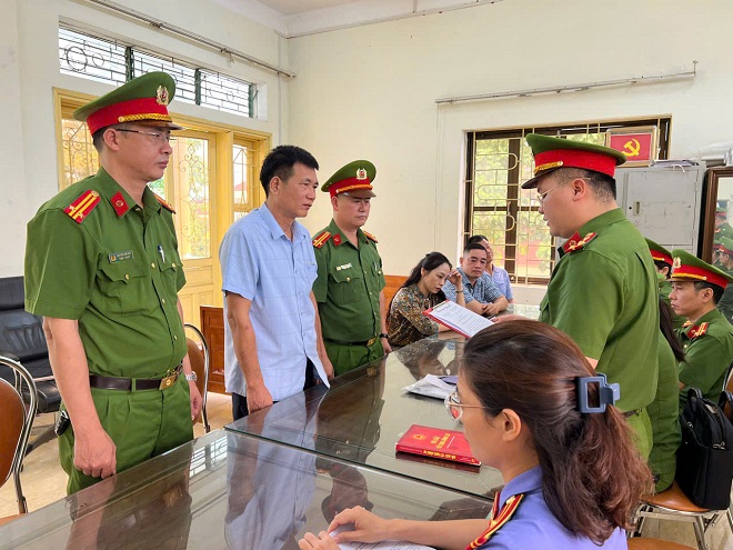 Khởi tố, bắt giam Phó Giám đốc Ban Quản lý rừng, nguyên Phó Chủ tịch xã- Ảnh 1.