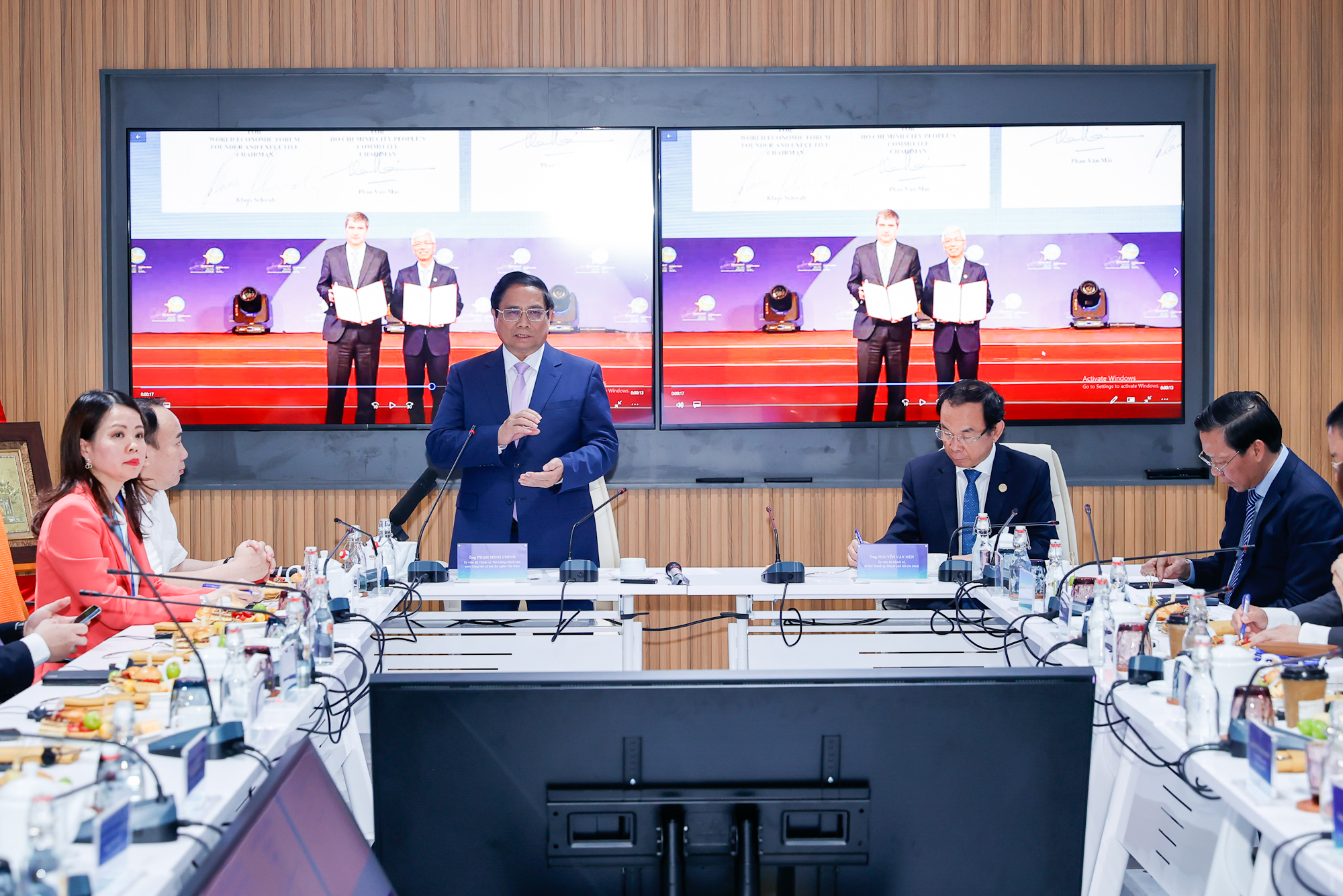 C4IR: Tiên phong, hợp tác, kết nối, số hóa, xanh hóa, thiết thực, hiệu quả, lan tỏa, vì nước, vì dân- Ảnh 2. C4IR: Tiên phong, hợp tác, kết nối, số hóa, xanh hóa, thiết thực, hiệu quả, lan tỏa, vì nước, vì dân- Ảnh 2.