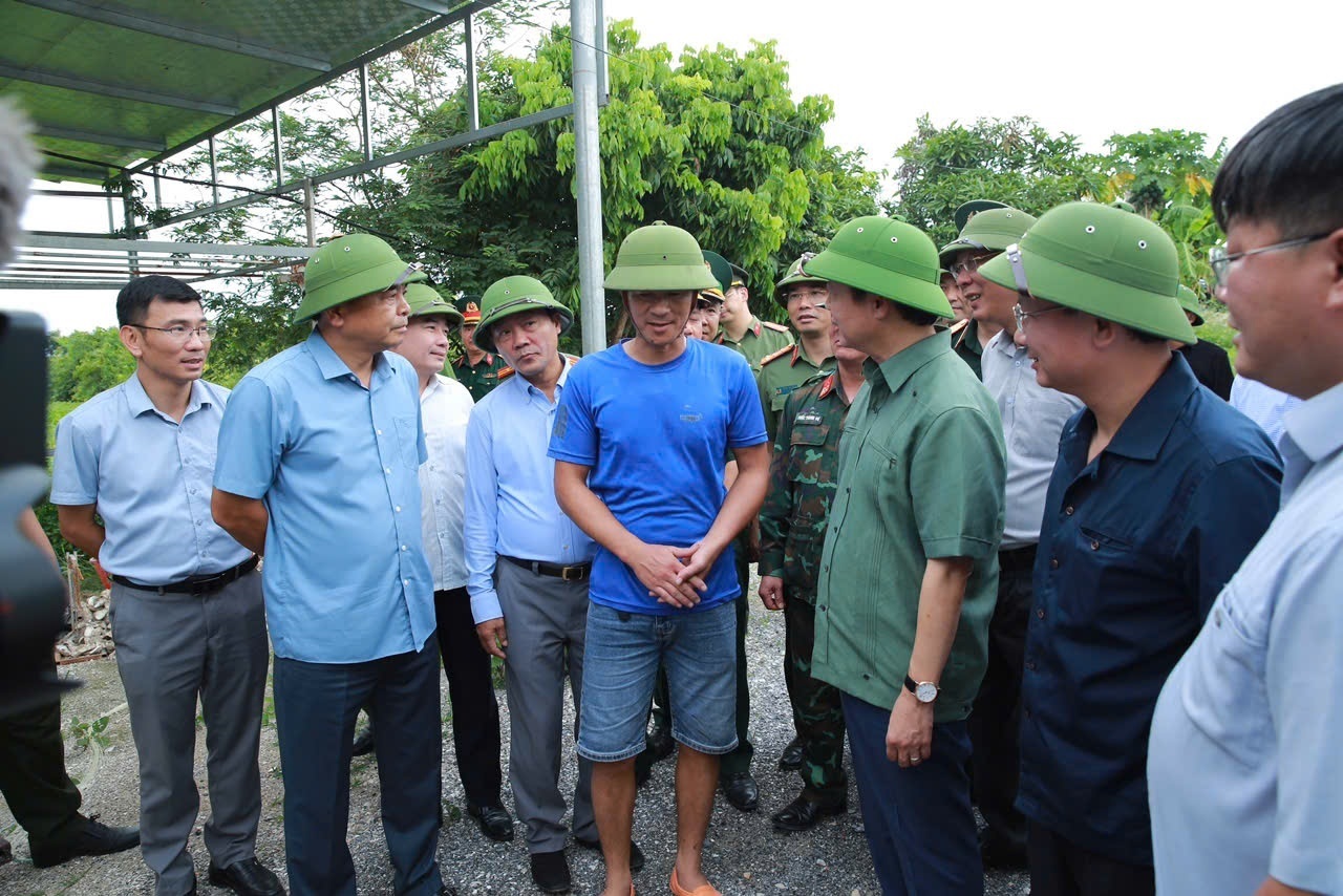 Phó Thủ tướng Trần Hồng Hà kiểm tra, đôn đốc công tác ứng phó bão số 3 (YAGI)- Ảnh 8.