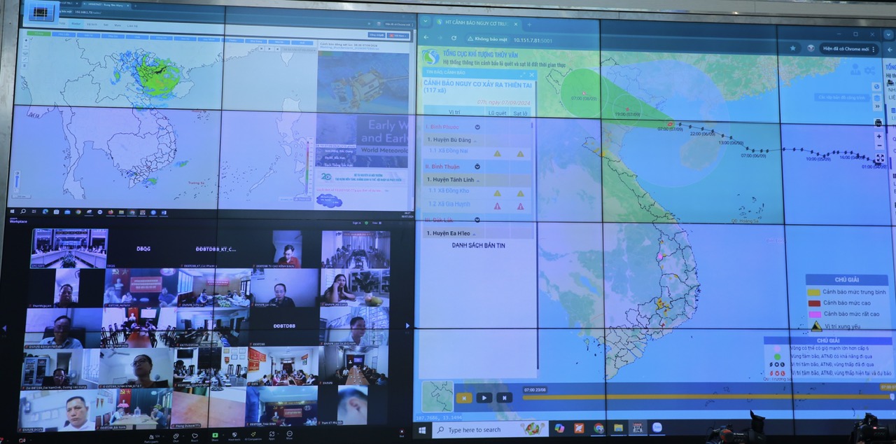 Phó Thủ tướng kiểm tra công tác dự báo bão số 3 và tình hình tại các địa phương- Ảnh 4.