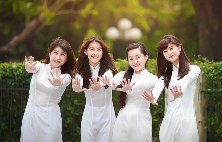 ao-dai-hoc-sinh-173630619167536250099.jpg