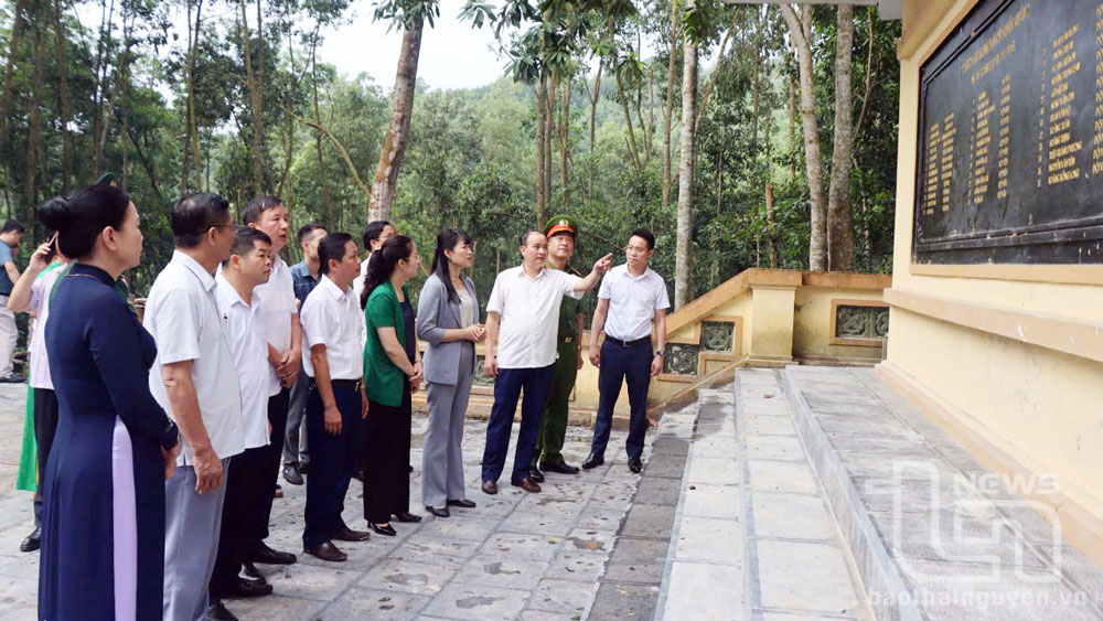 Ủy viên Thường vụ; Phó Chủ nhiệm Ủy ban Kiểm tra; Trưởng phòng,... tự nguyện nghỉ hưu trước tuổi- Ảnh 1.