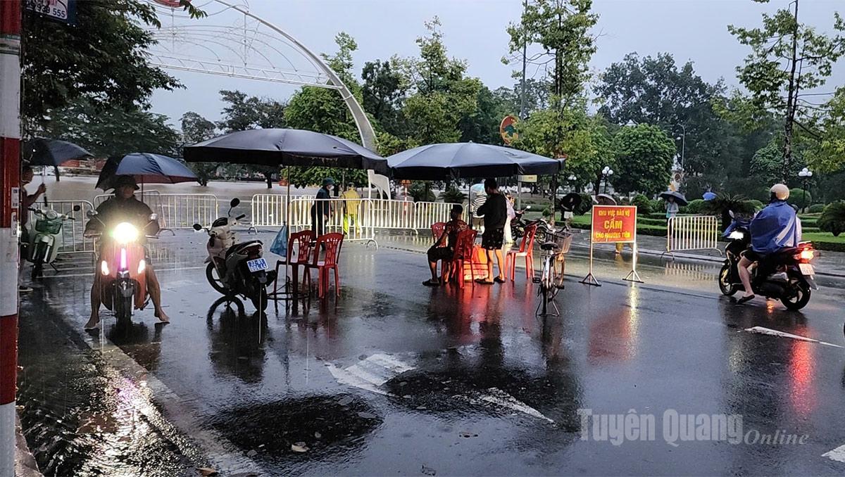 Tuyên Quang: 41 xã đang bị ngập sâu, có nơi trên 4m; 1350 nhà phải di dời khẩn cấp- Ảnh 55.