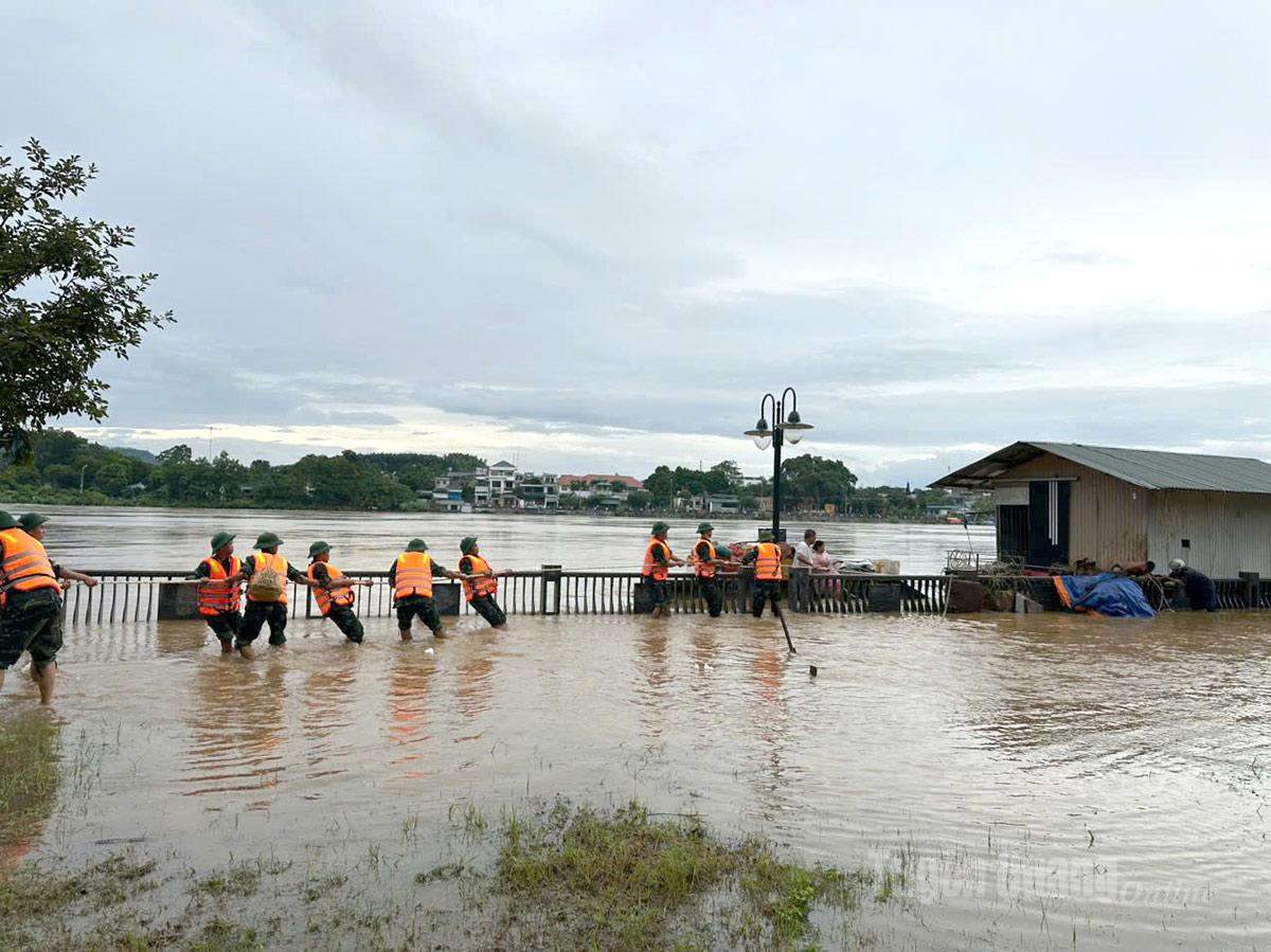 Tuyên Quang: 41 xã đang bị ngập sâu, có nơi trên 4m; 1350 nhà phải di dời khẩn cấp- Ảnh 30.