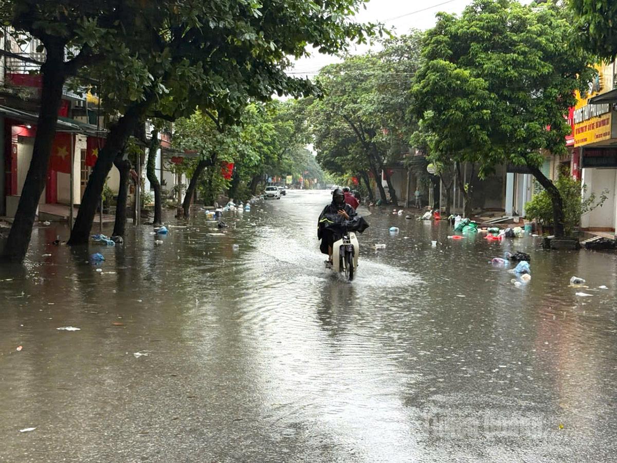 Tuyên Quang: 41 xã đang bị ngập sâu, có nơi trên 4m; 1350 nhà phải di dời khẩn cấp- Ảnh 48.