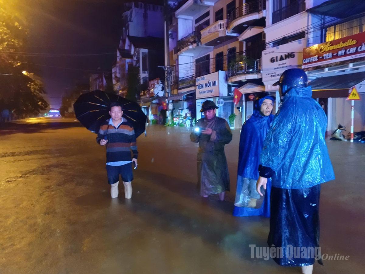 Tuyên Quang: 41 xã đang bị ngập sâu, có nơi trên 4m; 1350 nhà phải di dời khẩn cấp- Ảnh 59.