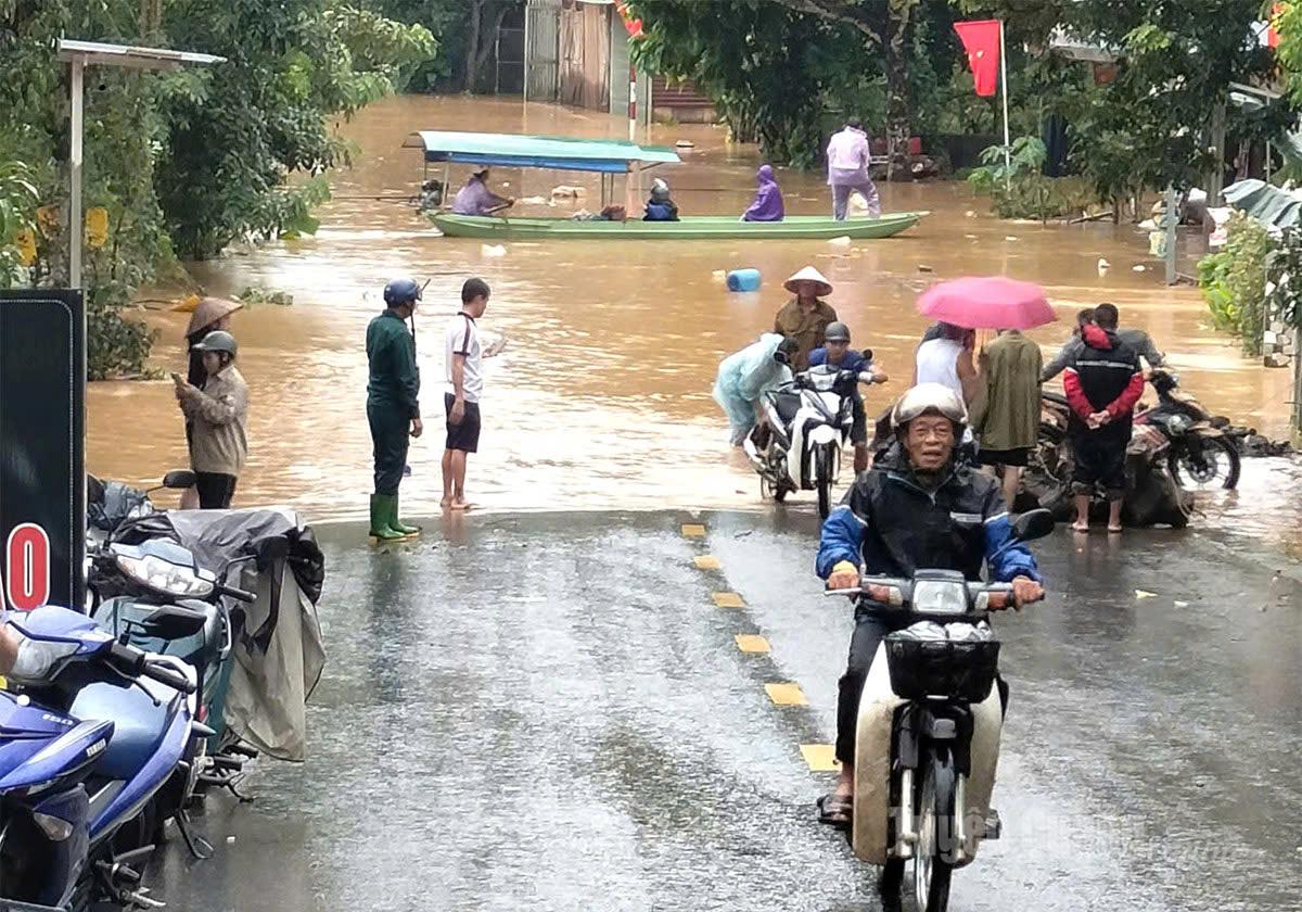 Tuyên Quang: 41 xã đang bị ngập sâu, có nơi trên 4m; 1350 nhà phải di dời khẩn cấp- Ảnh 11.