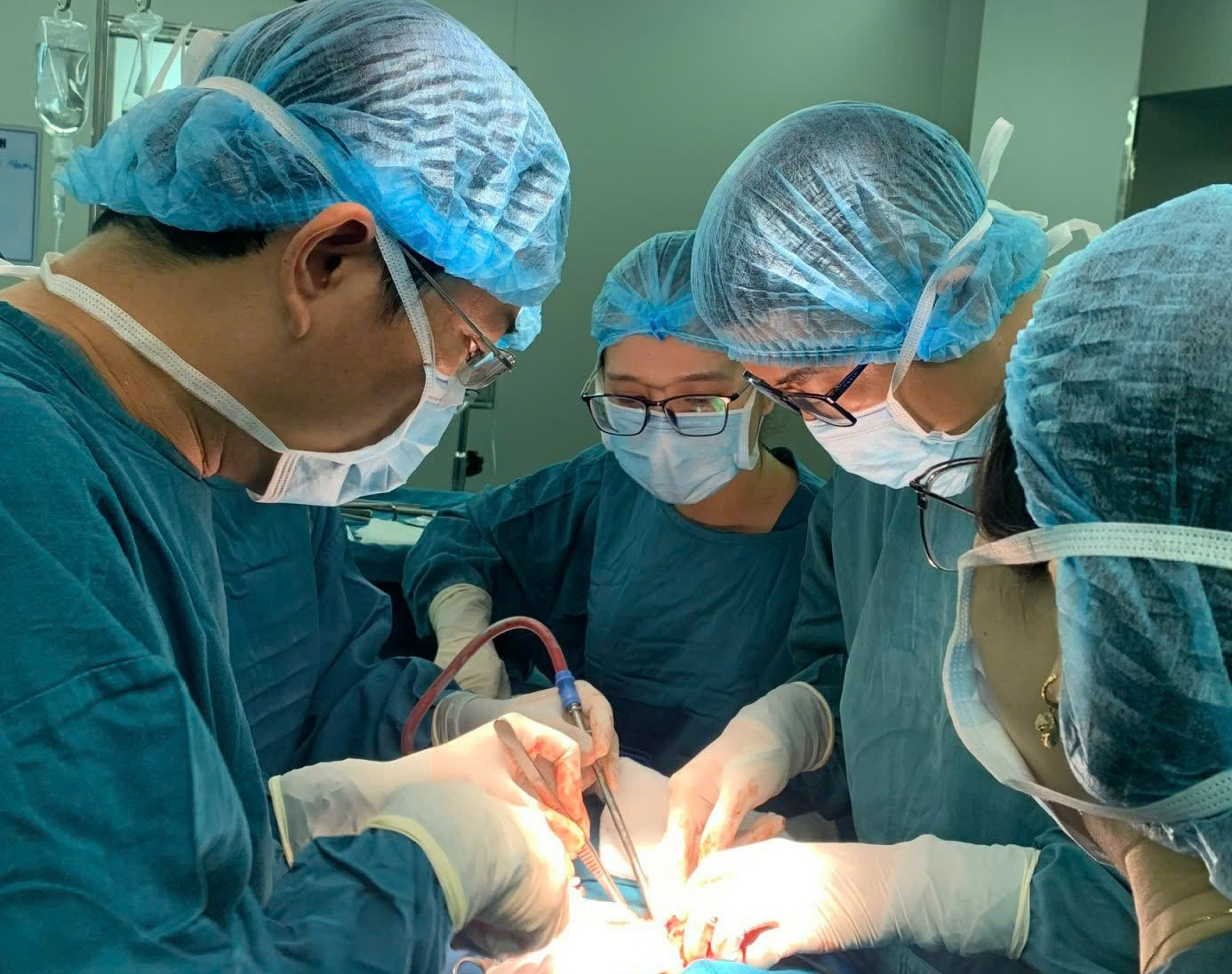 Đề xuất tăng phụ cấp cho nhân viên y tế- Ảnh 1. Đề xuất tăng phụ cấp cho nhân viên y tế- Ảnh 1.