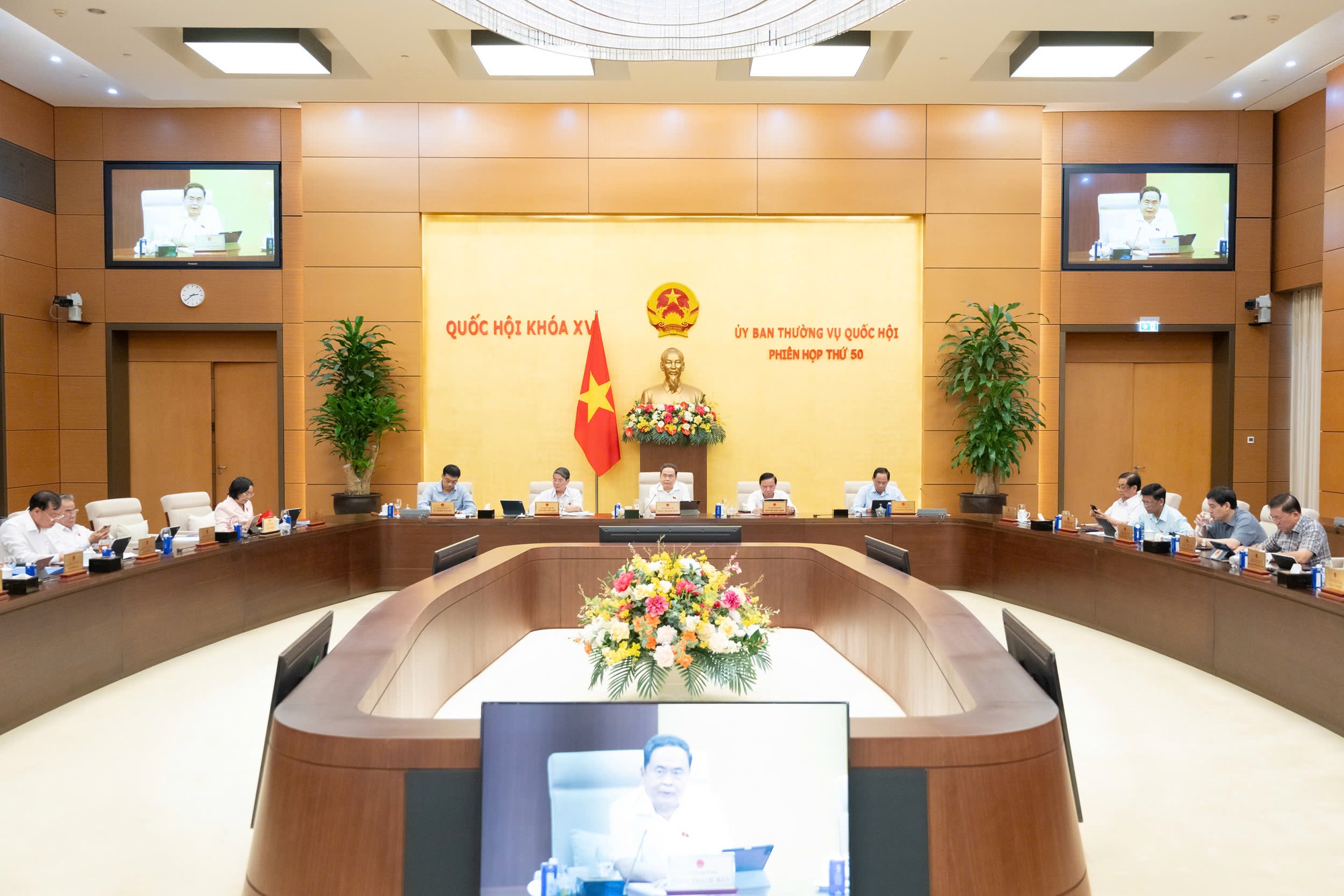 Ủy ban Thường vụ Quốc hội cho ý kiến về Dự án Luật Thuế thu nhập cá nhân (sửa đổi)- Ảnh 1. Ủy ban Thường vụ Quốc hội cho ý kiến về Dự án Luật Thuế thu nhập cá nhân (sửa đổi)- Ảnh 1.