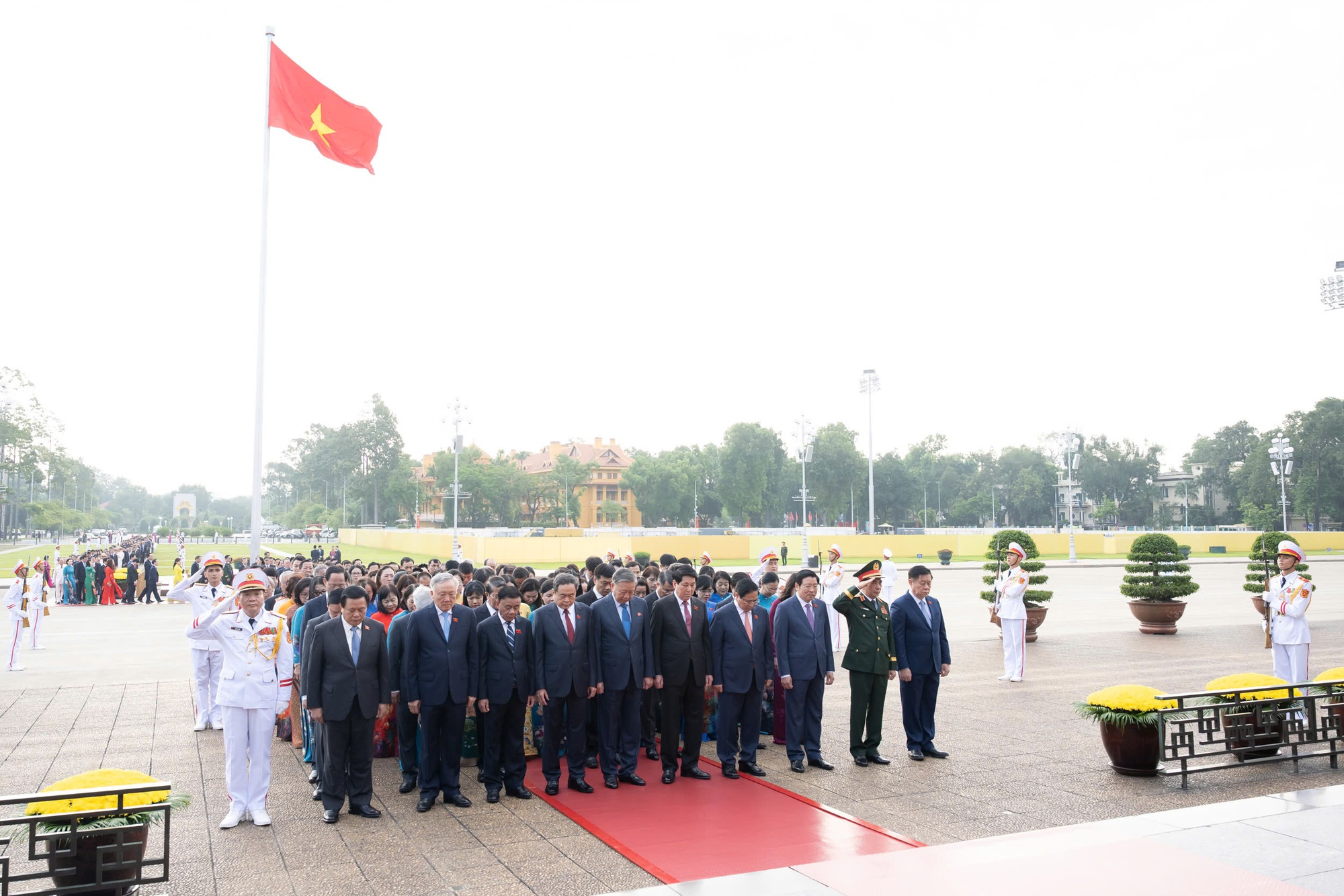 TOÀN CẢNH: KHAI MẠC TRỌNG THỂ KỲ HỌP THỨ 10, QUỐC HỘI KHÓA XV- Ảnh 13. TOÀN CẢNH: KHAI MẠC TRỌNG THỂ KỲ HỌP THỨ 10, QUỐC HỘI KHÓA XV- Ảnh 13.