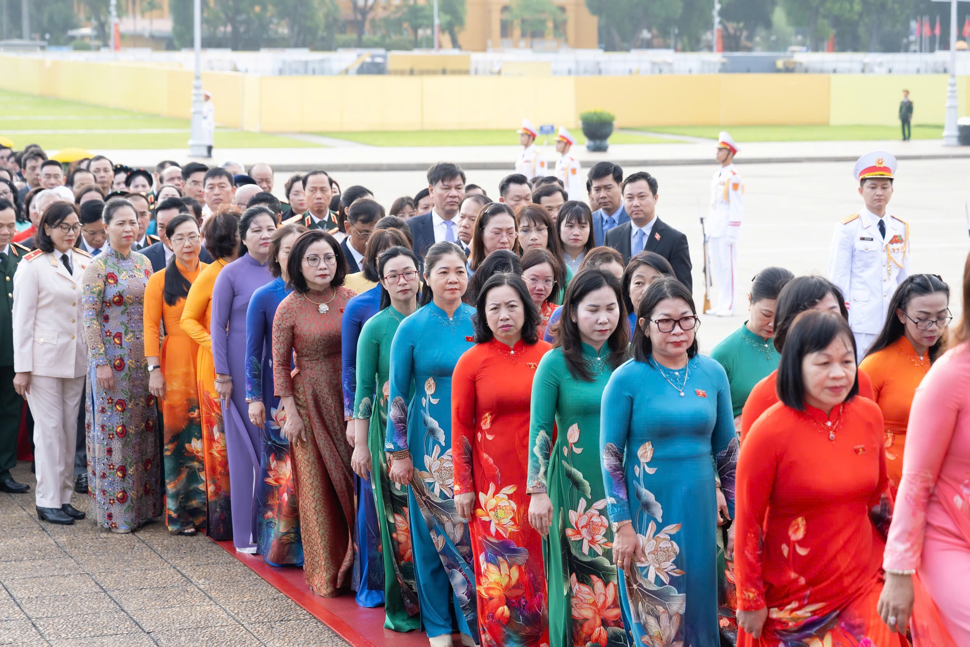 TOÀN CẢNH: KHAI MẠC TRỌNG THỂ KỲ HỌP THỨ 10, QUỐC HỘI KHÓA XV- Ảnh 19. TOÀN CẢNH: KHAI MẠC TRỌNG THỂ KỲ HỌP THỨ 10, QUỐC HỘI KHÓA XV- Ảnh 19.