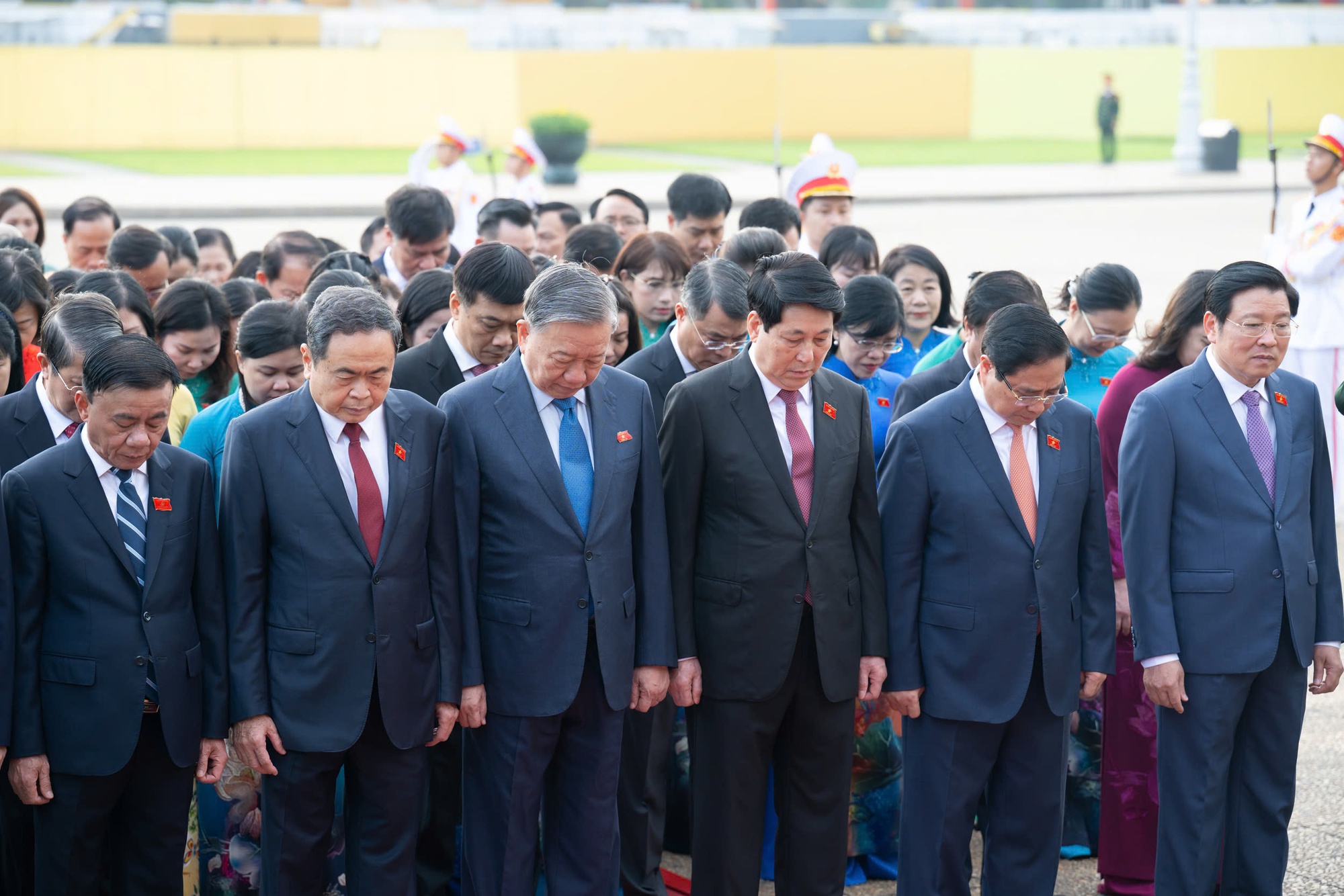 TOÀN CẢNH: KHAI MẠC TRỌNG THỂ KỲ HỌP THỨ 10, QUỐC HỘI KHÓA XV- Ảnh 12. TOÀN CẢNH: KHAI MẠC TRỌNG THỂ KỲ HỌP THỨ 10, QUỐC HỘI KHÓA XV- Ảnh 12.