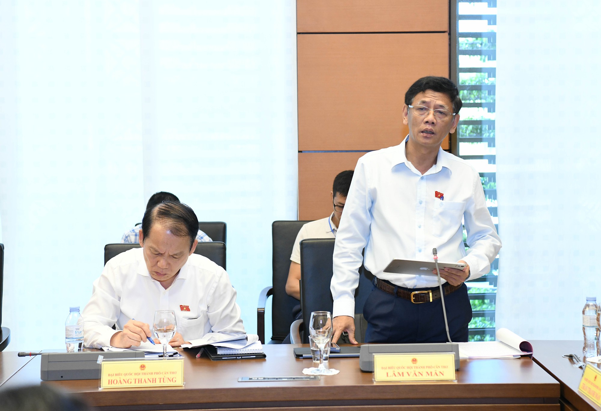 Kiến nghị đẩy nhanh tiến độ cải cách tiền lương; giảm tải cho cấp xã- Ảnh 4. Kiến nghị đẩy nhanh tiến độ cải cách tiền lương; giảm tải cho cấp xã- Ảnh 4.