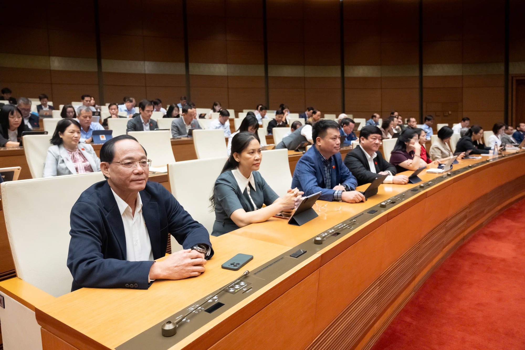 Đề xuất chính sách hỗ trợ tài chính, mua nhà ở xã hội đối với phụ nữ sinh đủ 2 con; tăng thời gian nghỉ thai sản- Ảnh 3.