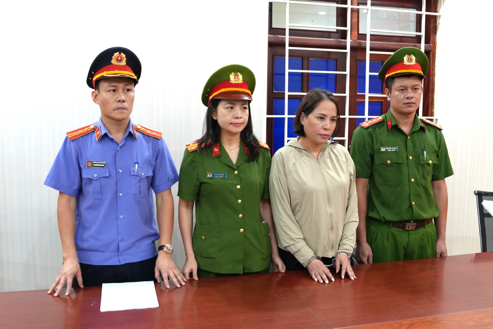 Khởi tố, bắt tạm giam giáo viên; công chức xã; Chủ tịch, giám đốc, phó giám đốc doanh nghiệp- Ảnh 7. Khởi tố, bắt tạm giam giáo viên; công chức xã; Chủ tịch, giám đốc, phó giám đốc doanh nghiệp- Ảnh 7.