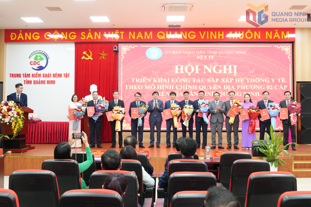 Triển khai sắp xếp, sáp nhập trung tâm y tế, thành lập Bệnh viện đa khoa khu vực và các Trạm y tế- Ảnh 1. Triển khai sắp xếp, sáp nhập trung tâm y tế, thành lập Bệnh viện đa khoa khu vực và các Trạm y tế- Ảnh 1.