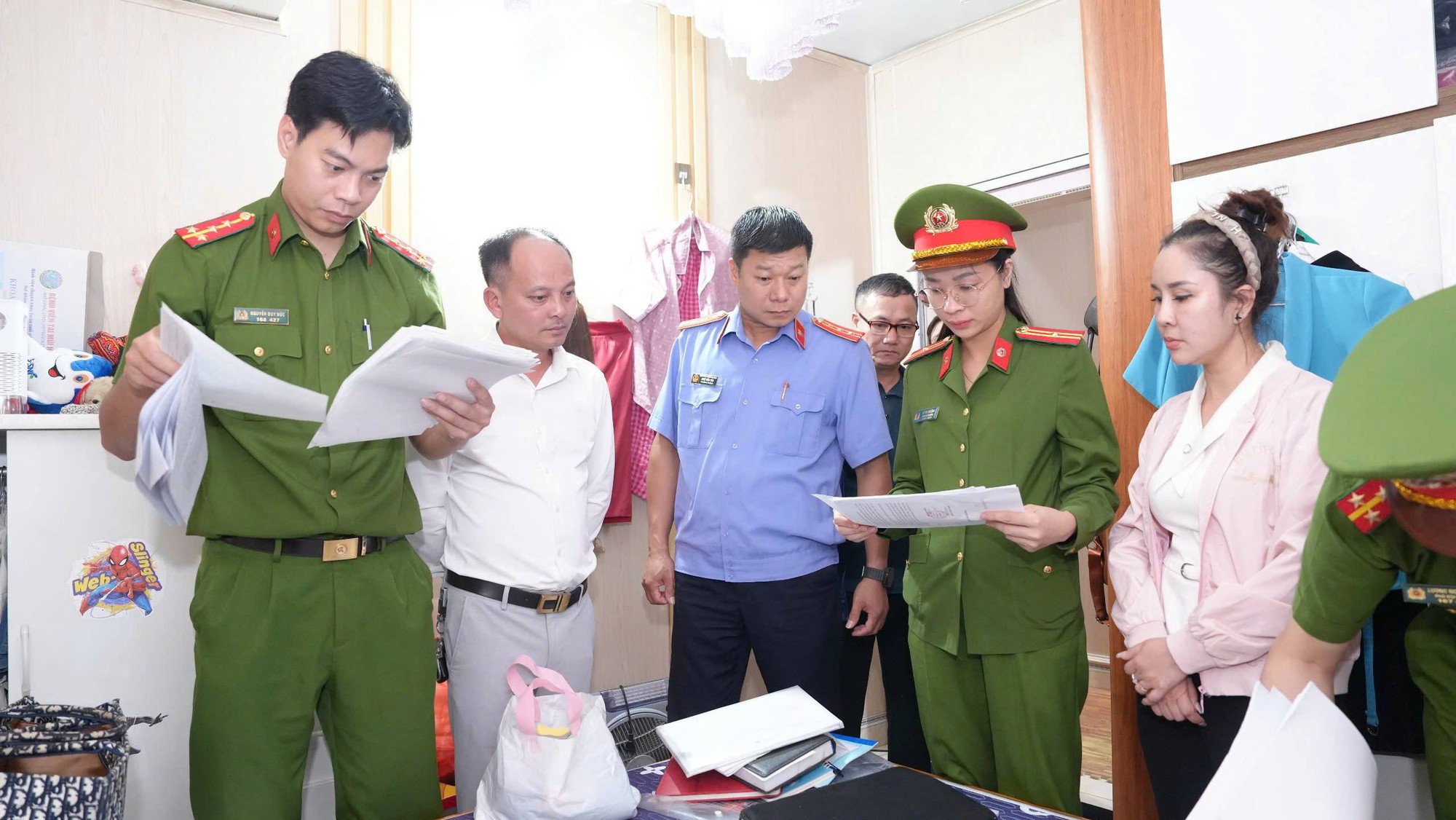 Khởi tố, bắt tạm giam nữ Hiệu trưởng và kế toán- Ảnh 2. Khởi tố, bắt tạm giam nữ Hiệu trưởng và kế toán- Ảnh 2.