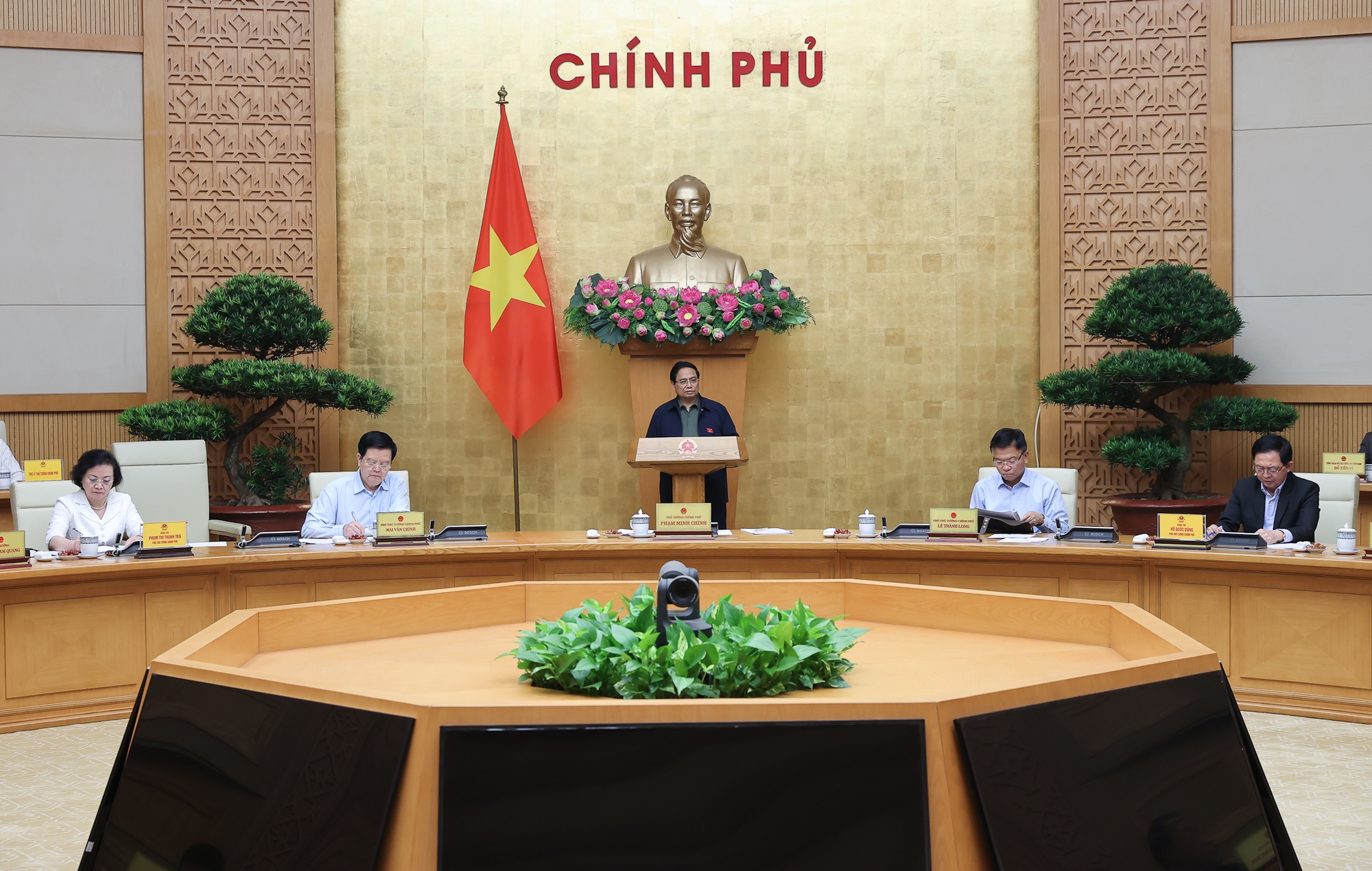 Thủ tướng: Khẩn trương xây dựng vị trí việc làm; rà soát, bố trí nhân sự cấp xã- Ảnh 1.