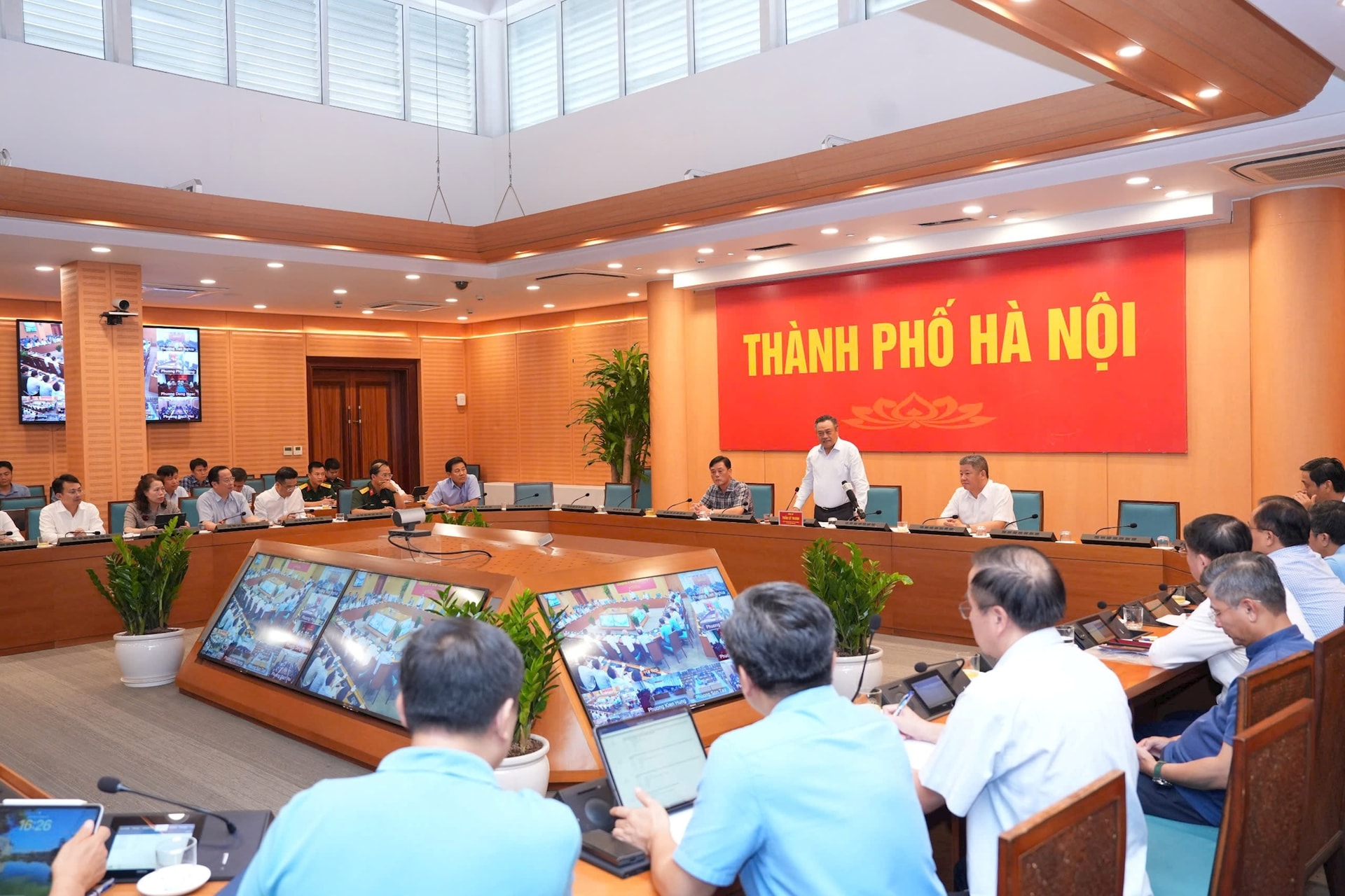 Hà Nội: Ứng phó khẩn cấp bão số 11, bảo đảm an toàn tuyệt đối cho nhân dân- Ảnh 1.