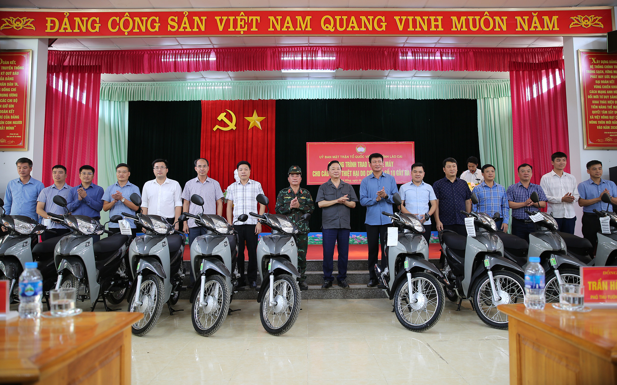 Khẩn trương ứng phó Bão số 11, mưa lớn, nguy cơ lũ quét, sạt lở...- Ảnh 13.
