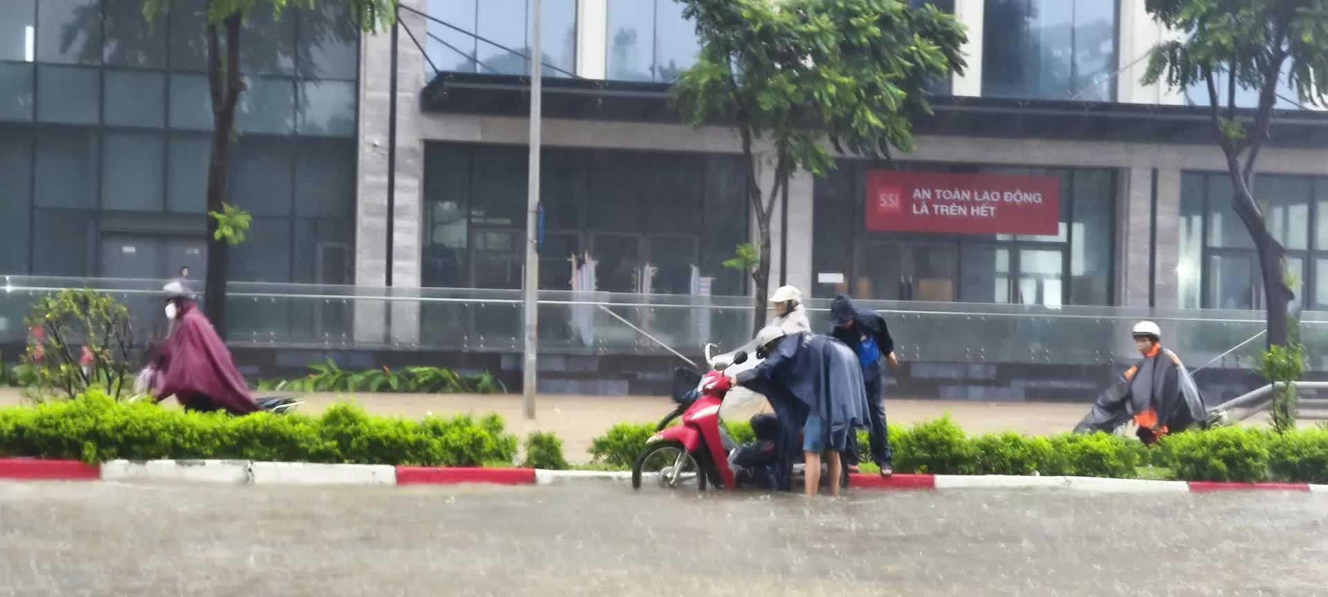 Tình hình MƯA, NGẬP ÚNG tại HÀ NỘI; cảnh báo MƯA LỚN, nguy cơ LŨ QUÉT, SẠT LỞ ĐẤT ở BẮC BỘ, THANH HÓA- Ảnh 25.