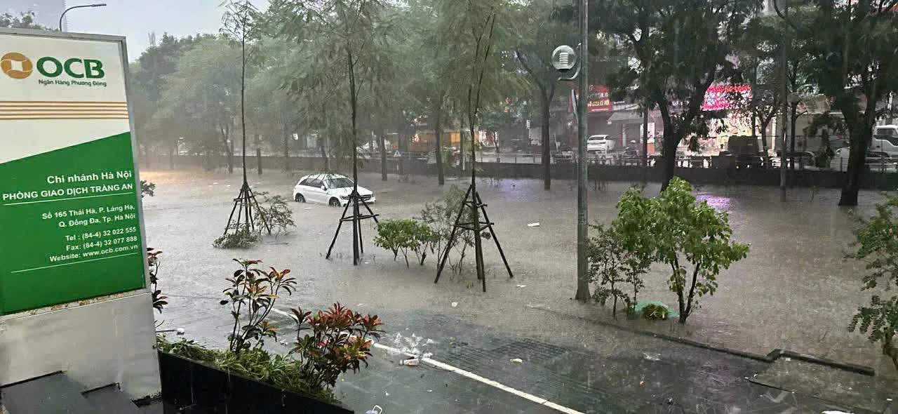 Tình hình MƯA, NGẬP ÚNG tại HÀ NỘI; cảnh báo MƯA LỚN, nguy cơ LŨ QUÉT, SẠT LỞ ĐẤT ở BẮC BỘ, THANH HÓA- Ảnh 27.