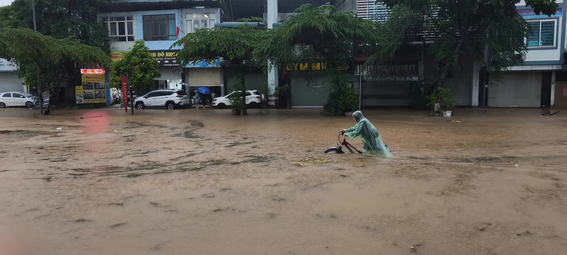 Tình hình MƯA, NGẬP ÚNG tại HÀ NỘI; cảnh báo MƯA LỚN, nguy cơ LŨ QUÉT, SẠT LỞ ĐẤT ở BẮC BỘ, THANH HÓA- Ảnh 23.