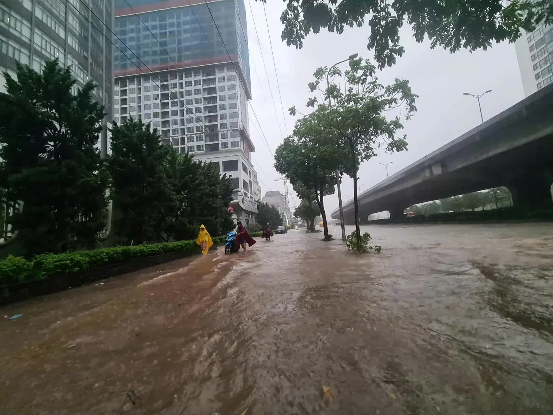 Tình hình MƯA, NGẬP ÚNG tại HÀ NỘI; cảnh báo MƯA LỚN, nguy cơ LŨ QUÉT, SẠT LỞ ĐẤT ở BẮC BỘ, THANH HÓA- Ảnh 33.