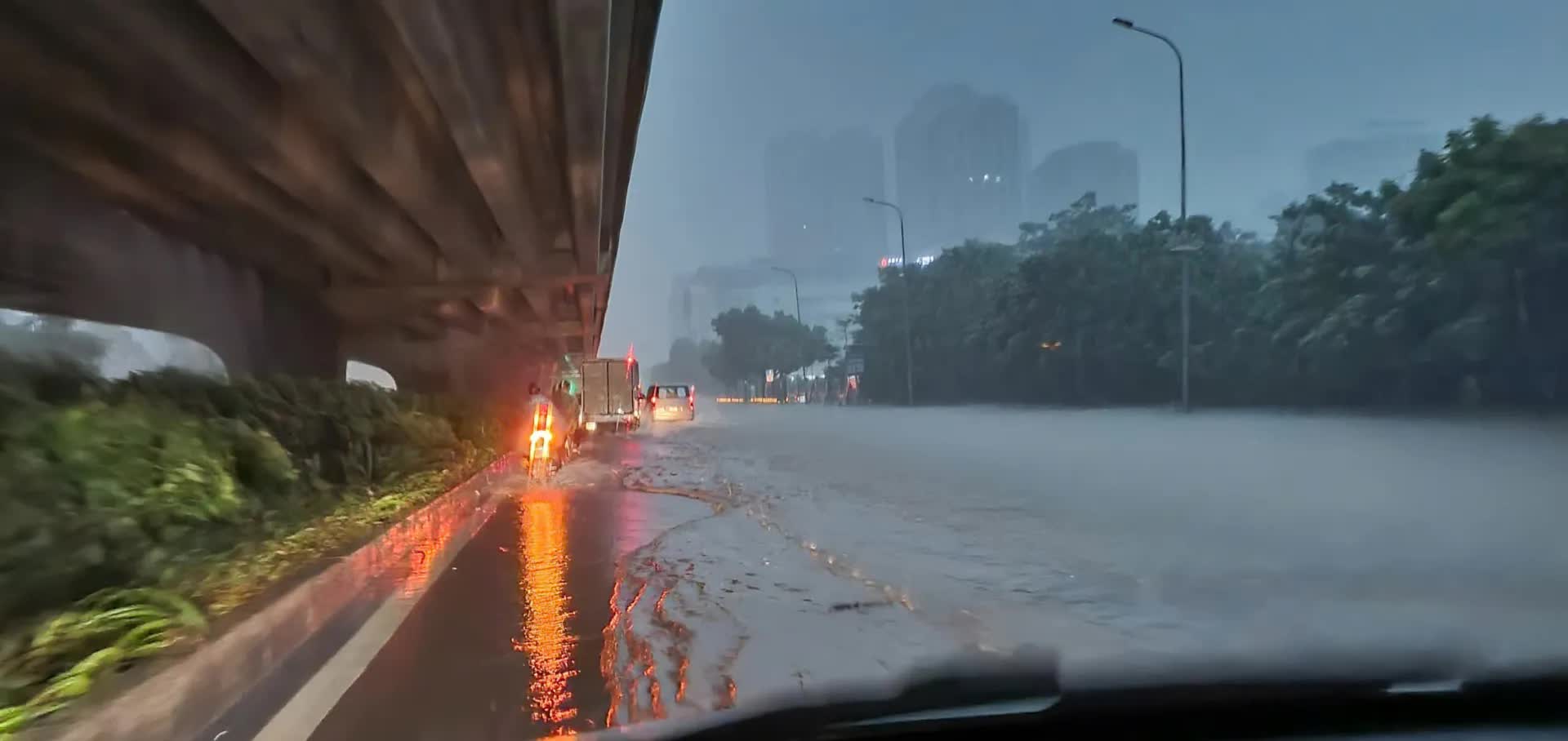 Tình hình MƯA, NGẬP ÚNG tại HÀ NỘI; cảnh báo MƯA LỚN, nguy cơ LŨ QUÉT, SẠT LỞ ĐẤT ở BẮC BỘ, THANH HÓA- Ảnh 29.