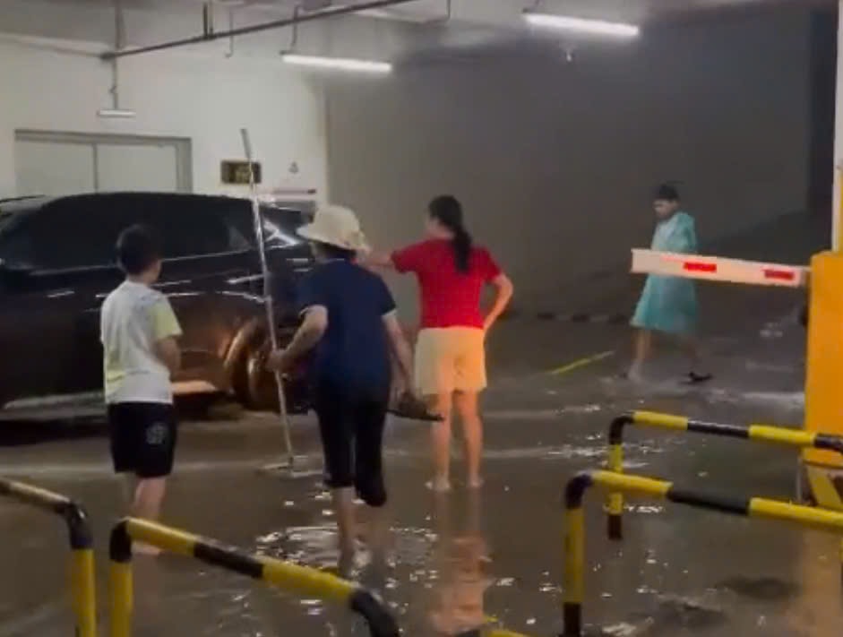 Tình hình MƯA, NGẬP ÚNG tại HÀ NỘI; cảnh báo MƯA LỚN, nguy cơ LŨ QUÉT, SẠT LỞ ĐẤT ở BẮC BỘ, THANH HÓA- Ảnh 10.