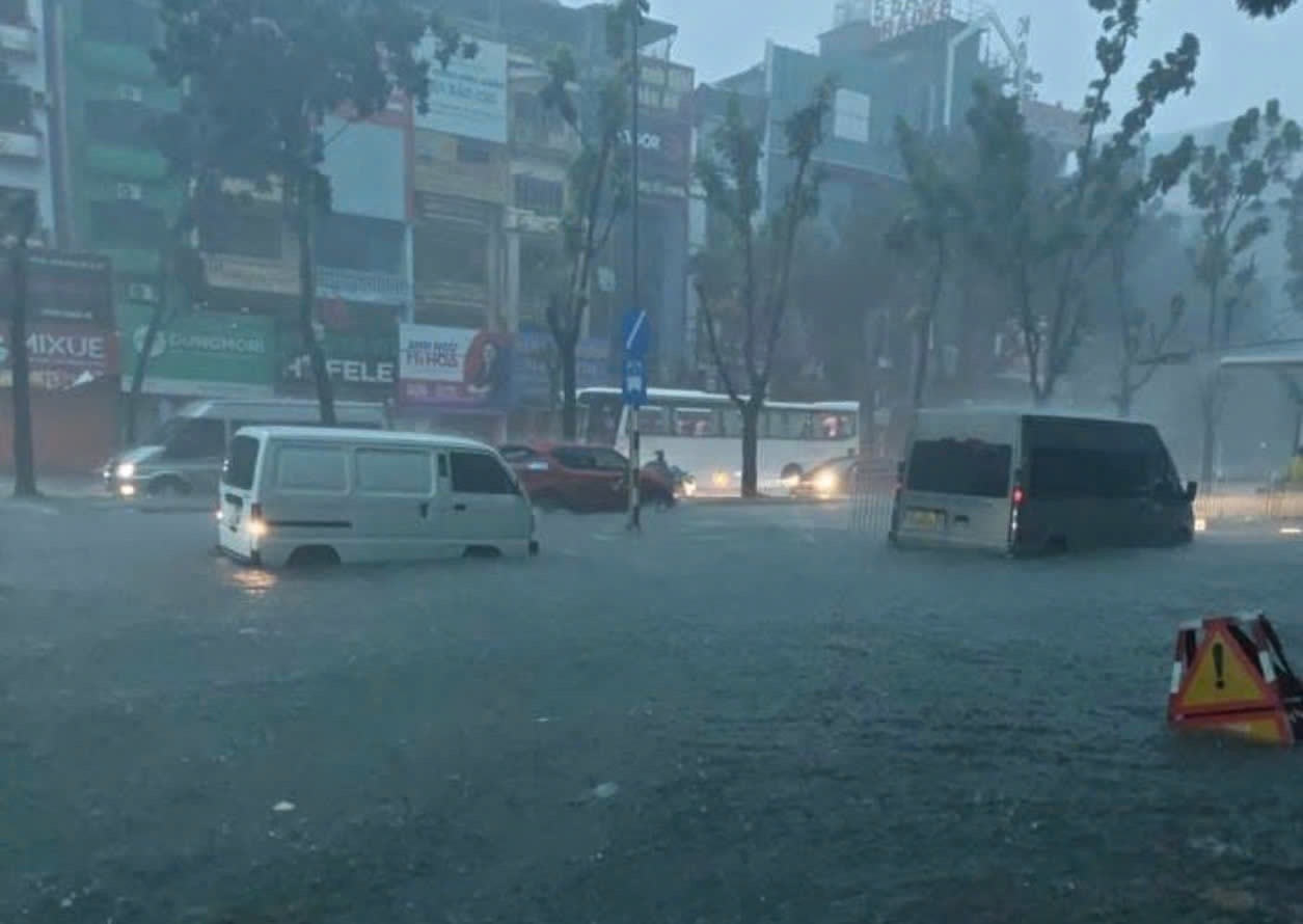Tình hình MƯA, NGẬP ÚNG tại HÀ NỘI; cảnh báo MƯA LỚN, nguy cơ LŨ QUÉT, SẠT LỞ ĐẤT ở BẮC BỘ, THANH HÓA- Ảnh 4.