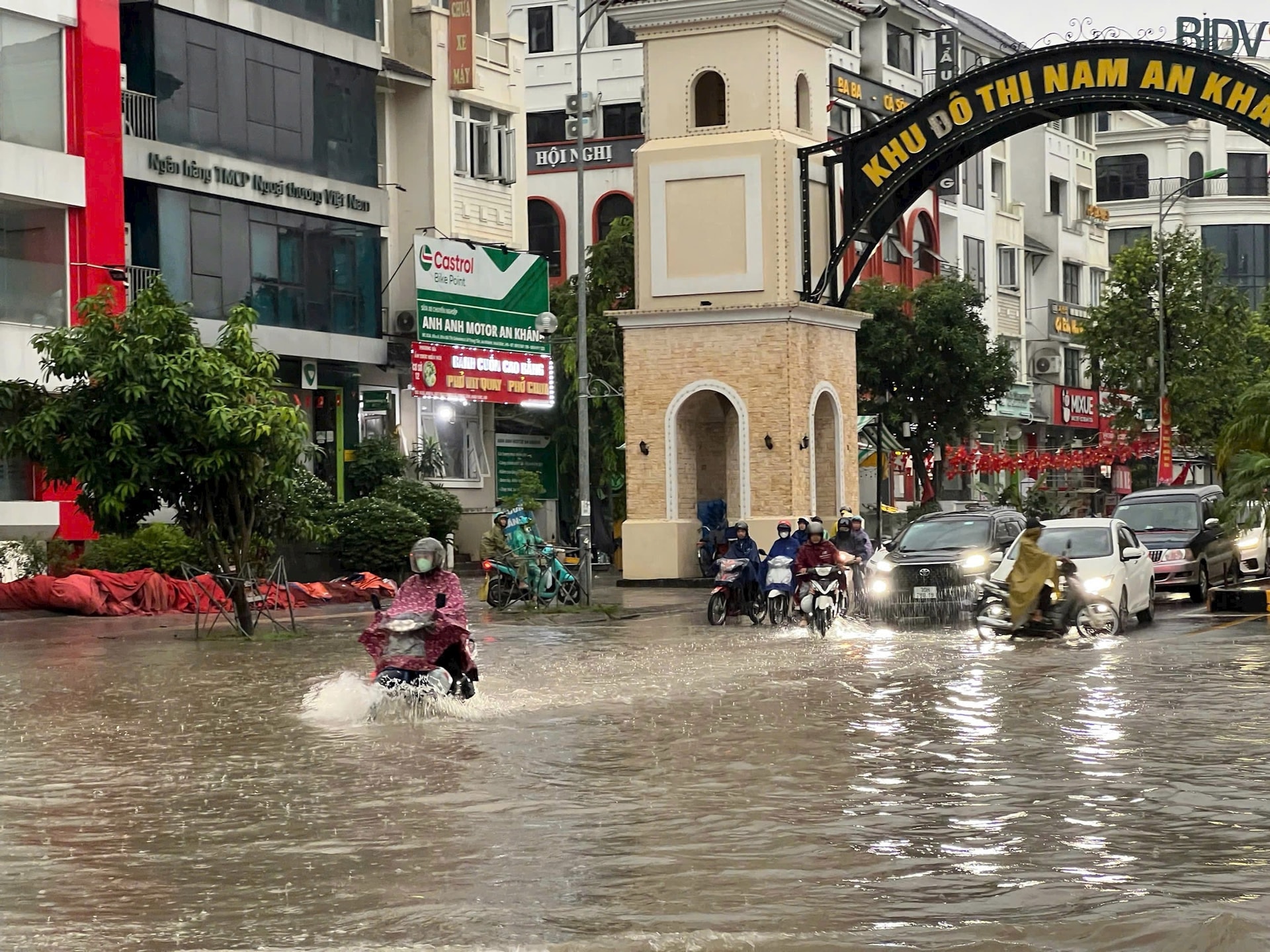 Tình hình MƯA, NGẬP ÚNG tại HÀ NỘI; cảnh báo MƯA LỚN, nguy cơ LŨ QUÉT, SẠT LỞ ĐẤT ở BẮC BỘ, THANH HÓA- Ảnh 17.