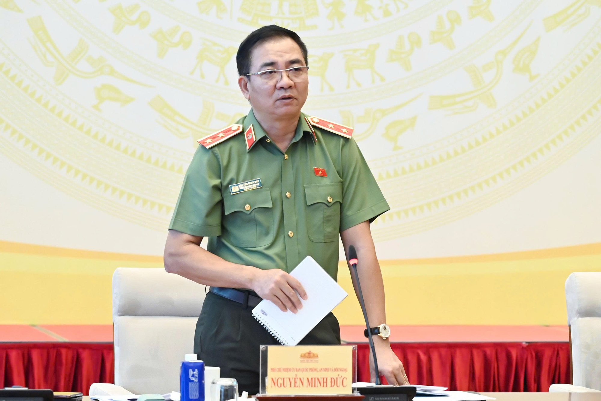 Thẩm tra dự án Luật sửa đổi, bổ sung một số điều của 10 luật có liên quan đến an ninh, trật tự- Ảnh 8. Thẩm tra dự án Luật sửa đổi, bổ sung một số điều của 10 luật có liên quan đến an ninh, trật tự- Ảnh 8.