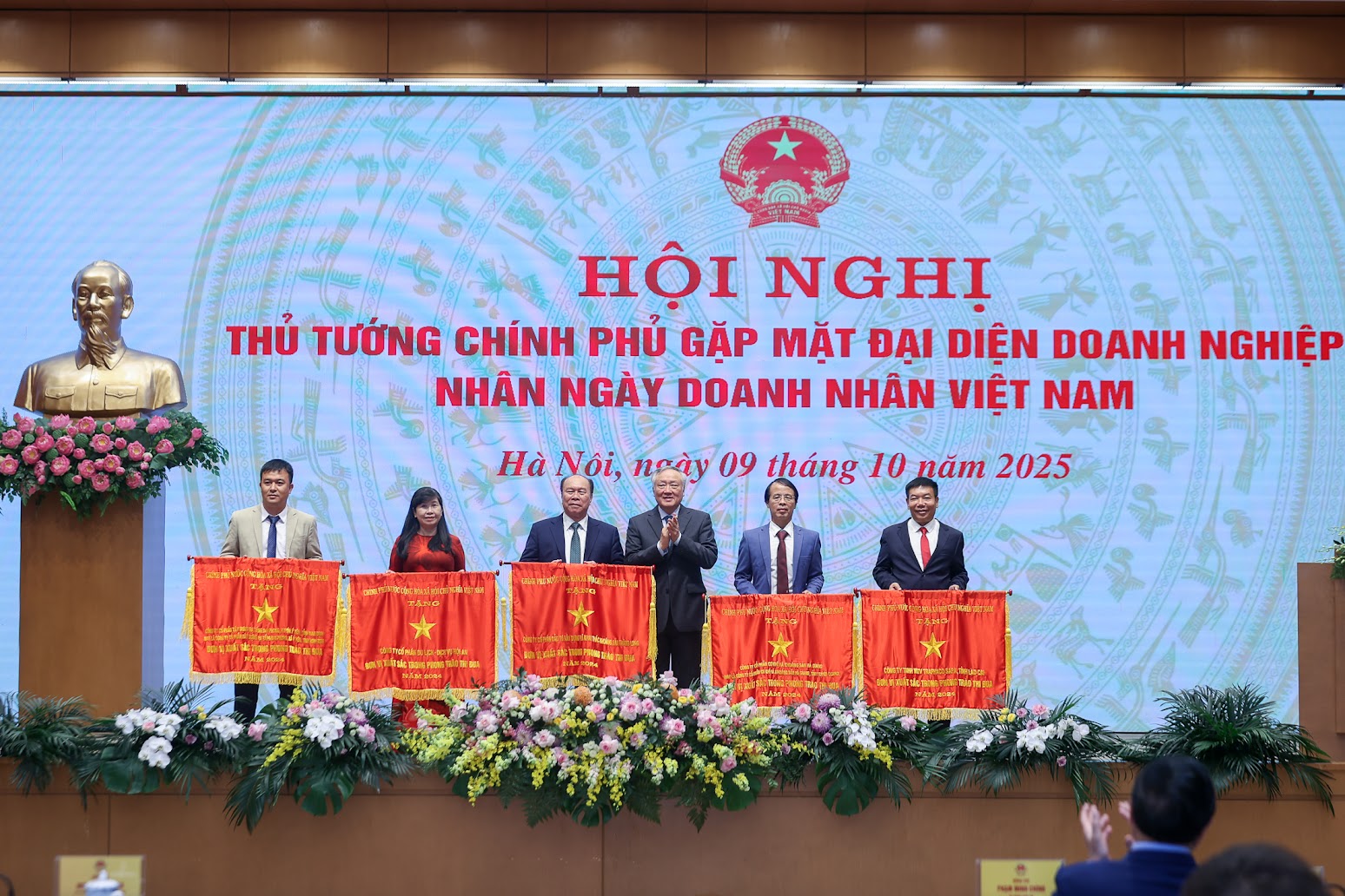 TỔNG THUẬT: THỦ TƯỚNG GẶP MẶT ĐẠI DIỆN DOANH NGHIỆP NHÂN NGÀY DOANH NHÂN VIỆT NAM- Ảnh 22.