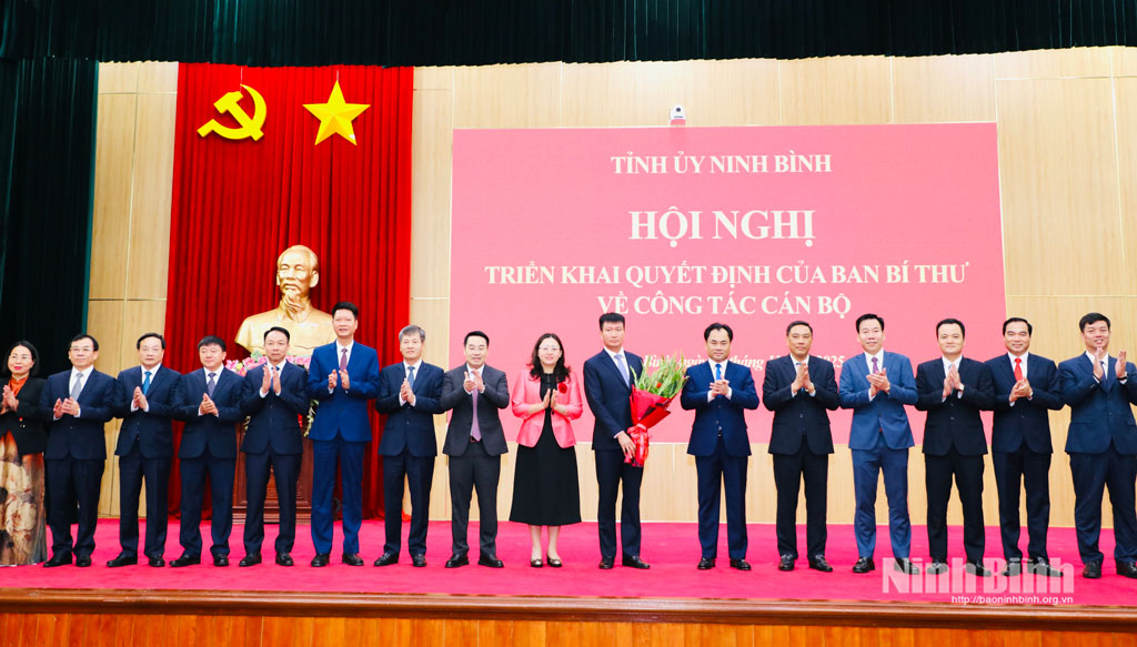 Đồng chí Trần Huy Tuấn được điều động, chỉ định giữ chức Phó Bí thư Tỉnh ủy Ninh Bình- Ảnh 5.