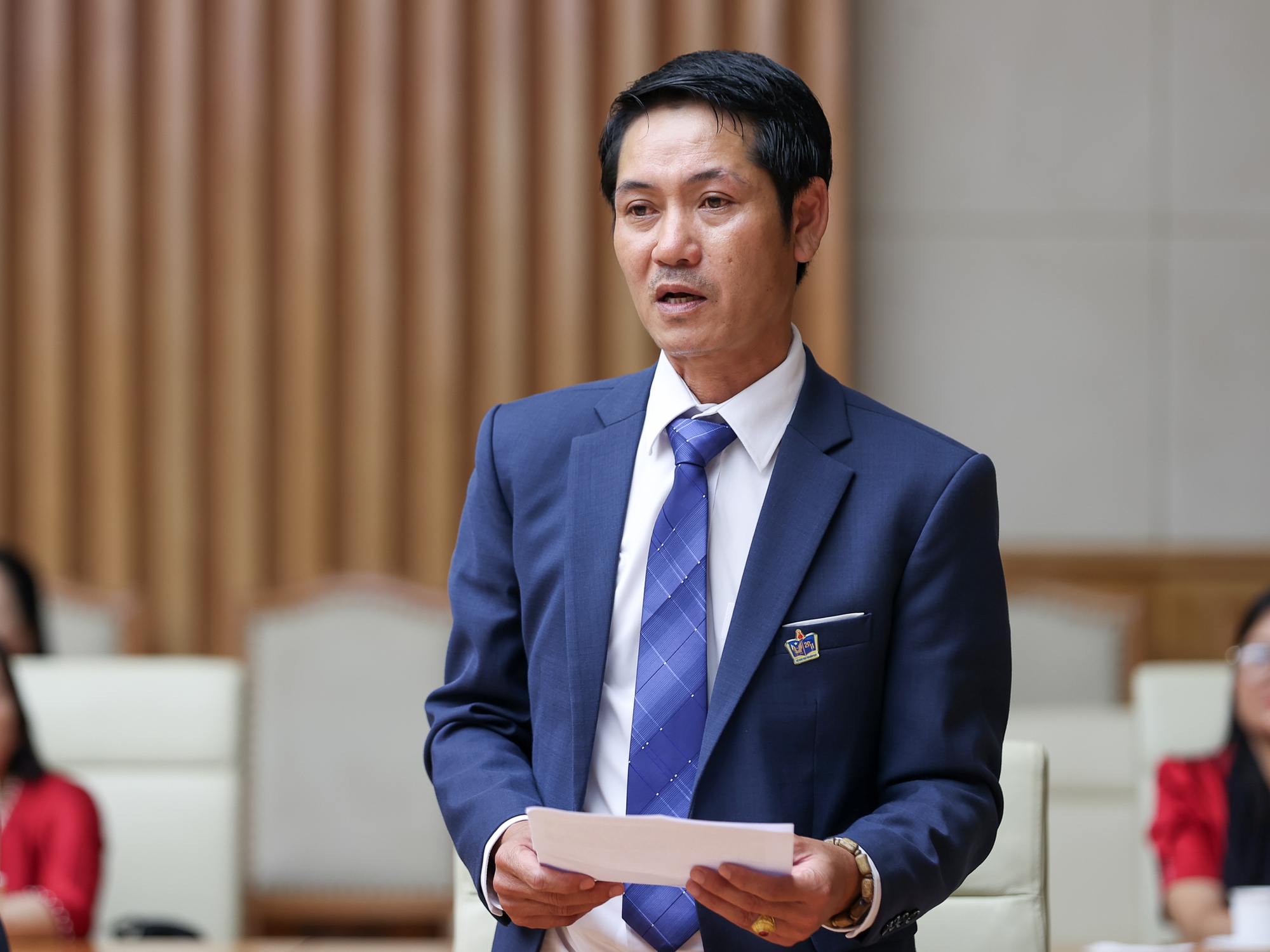 Bảo đảm giáo viên được thụ hưởng mức lương tương xứng- Ảnh 8. Bảo đảm giáo viên được thụ hưởng mức lương tương xứng- Ảnh 8.