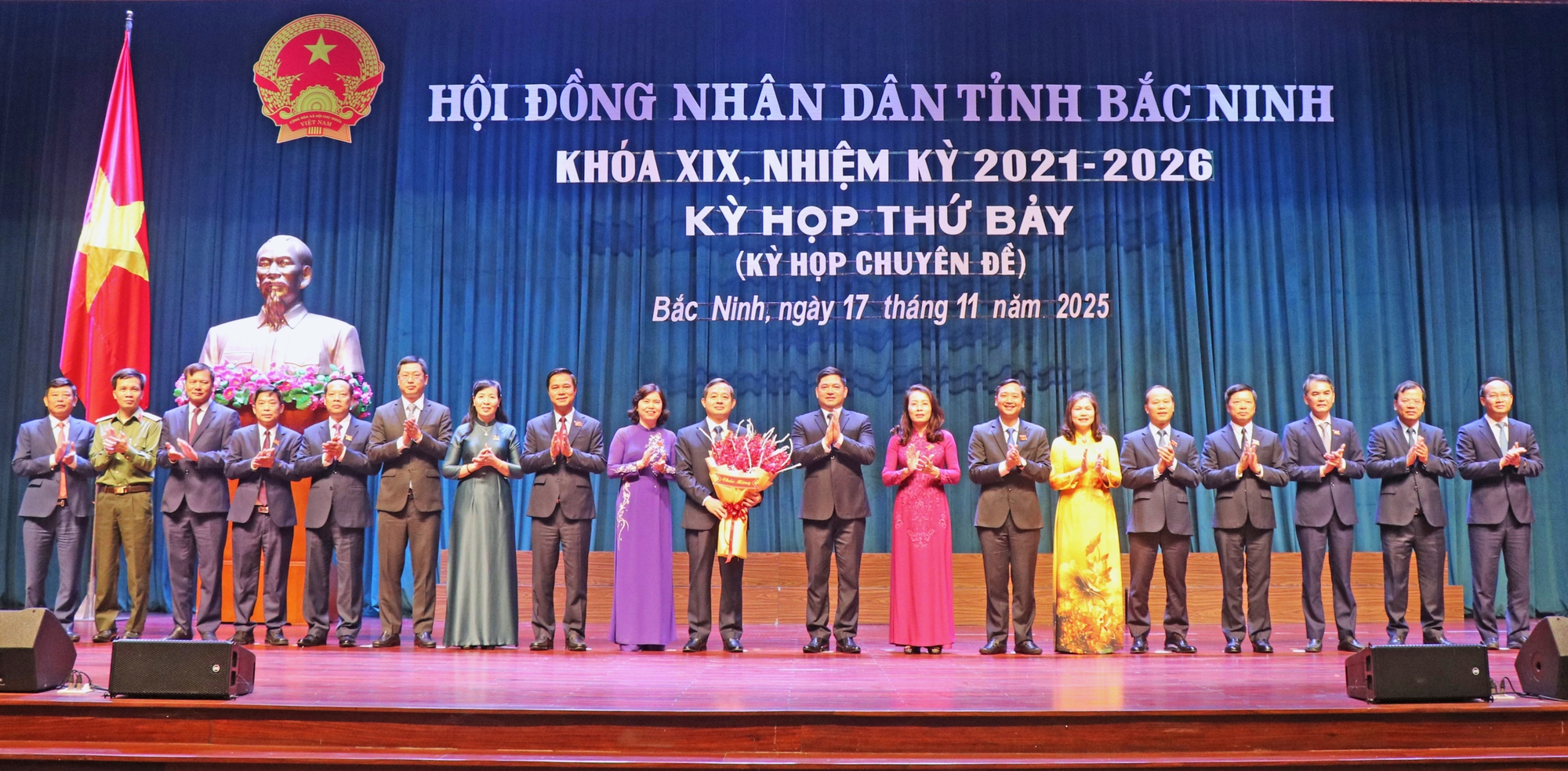 Đồng chí Phạm Hoàng Sơn được bầu giữ chức Chủ tịch UBND tỉnh Bắc Ninh- Ảnh 3. Đồng chí Phạm Hoàng Sơn được bầu giữ chức Chủ tịch UBND tỉnh Bắc Ninh- Ảnh 3.