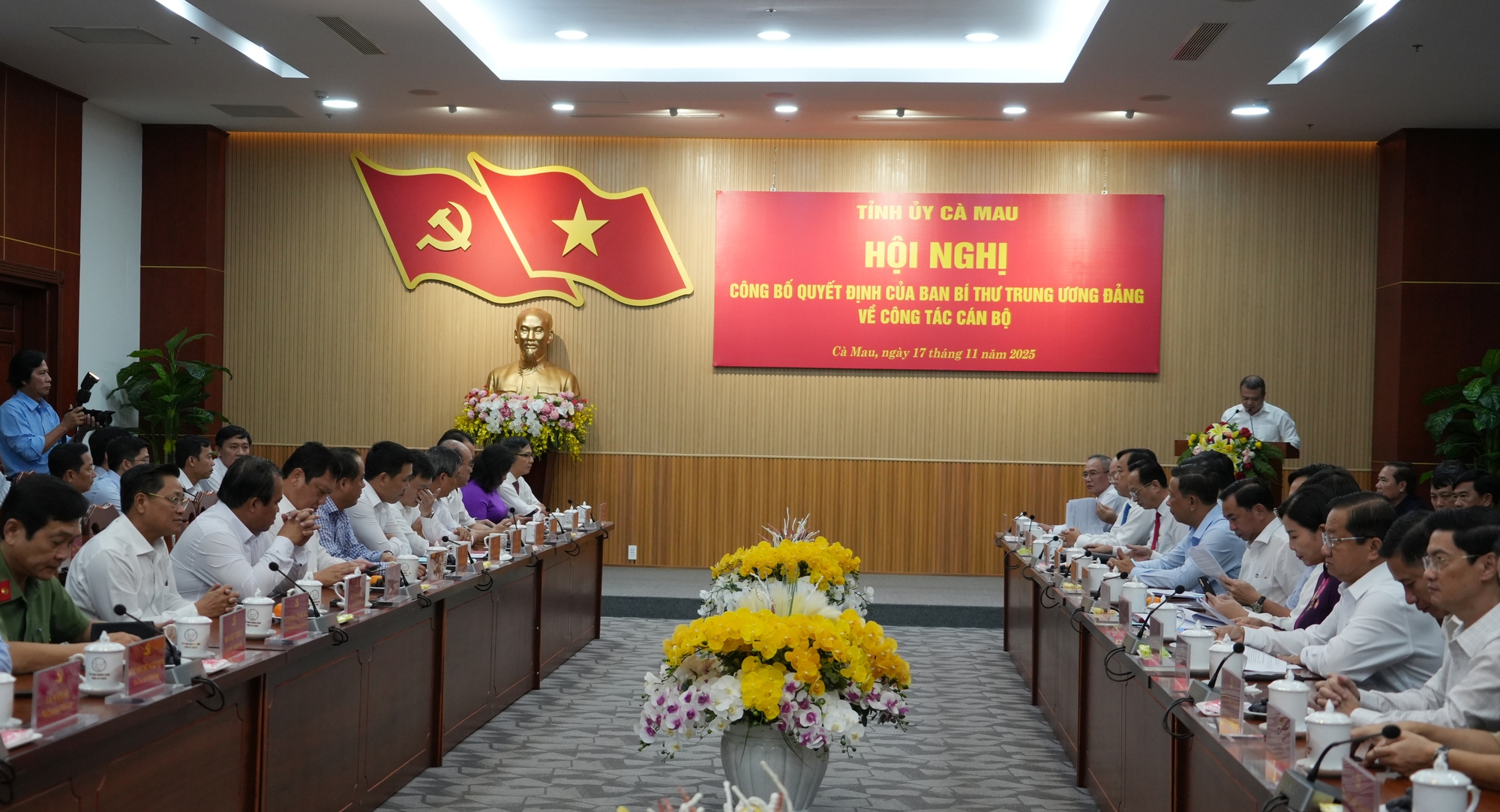 Ban Bí thư điều động, chỉ định đồng chí Lữ Quang Ngời giữ chức Phó Bí thư Tỉnh ủy Cà Mau- Ảnh 2. Ban Bí thư điều động, chỉ định đồng chí Lữ Quang Ngời giữ chức Phó Bí thư Tỉnh ủy Cà Mau- Ảnh 2.